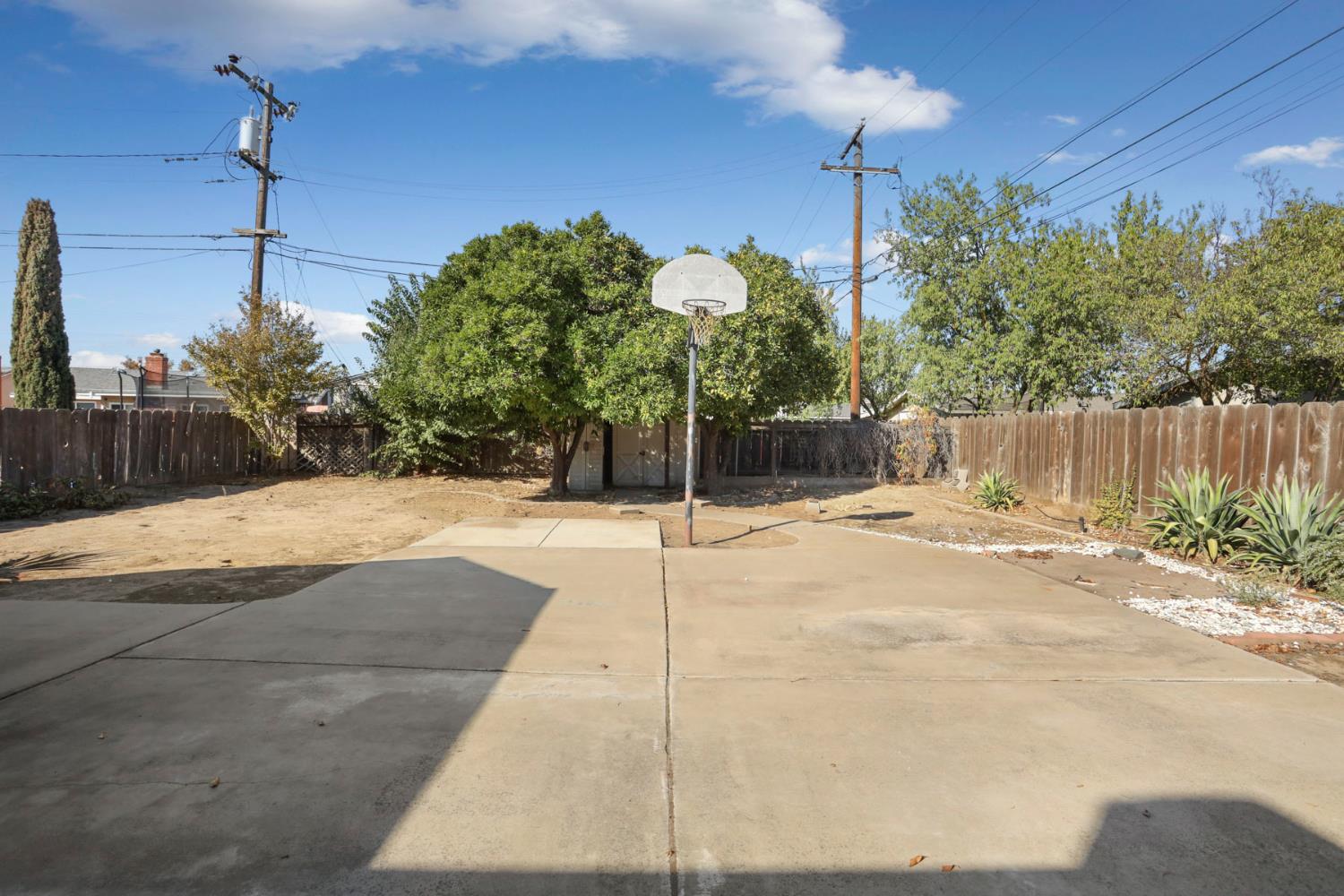 1129 E. Alameda Street