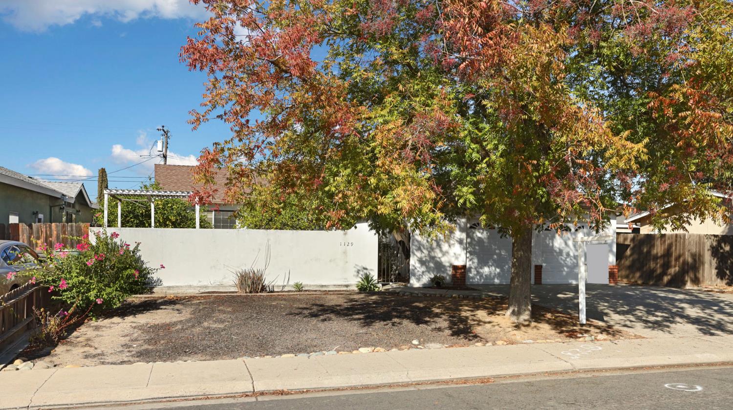 1129 E. Alameda Street