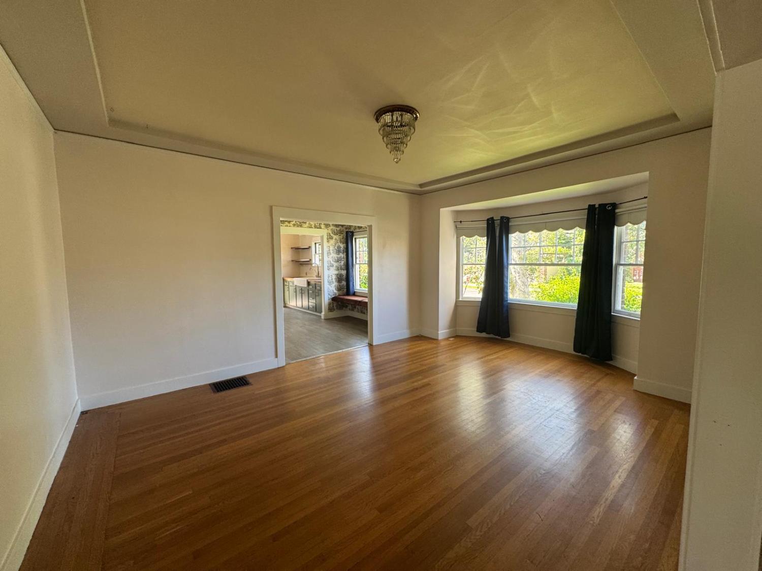 52 W Adams Street