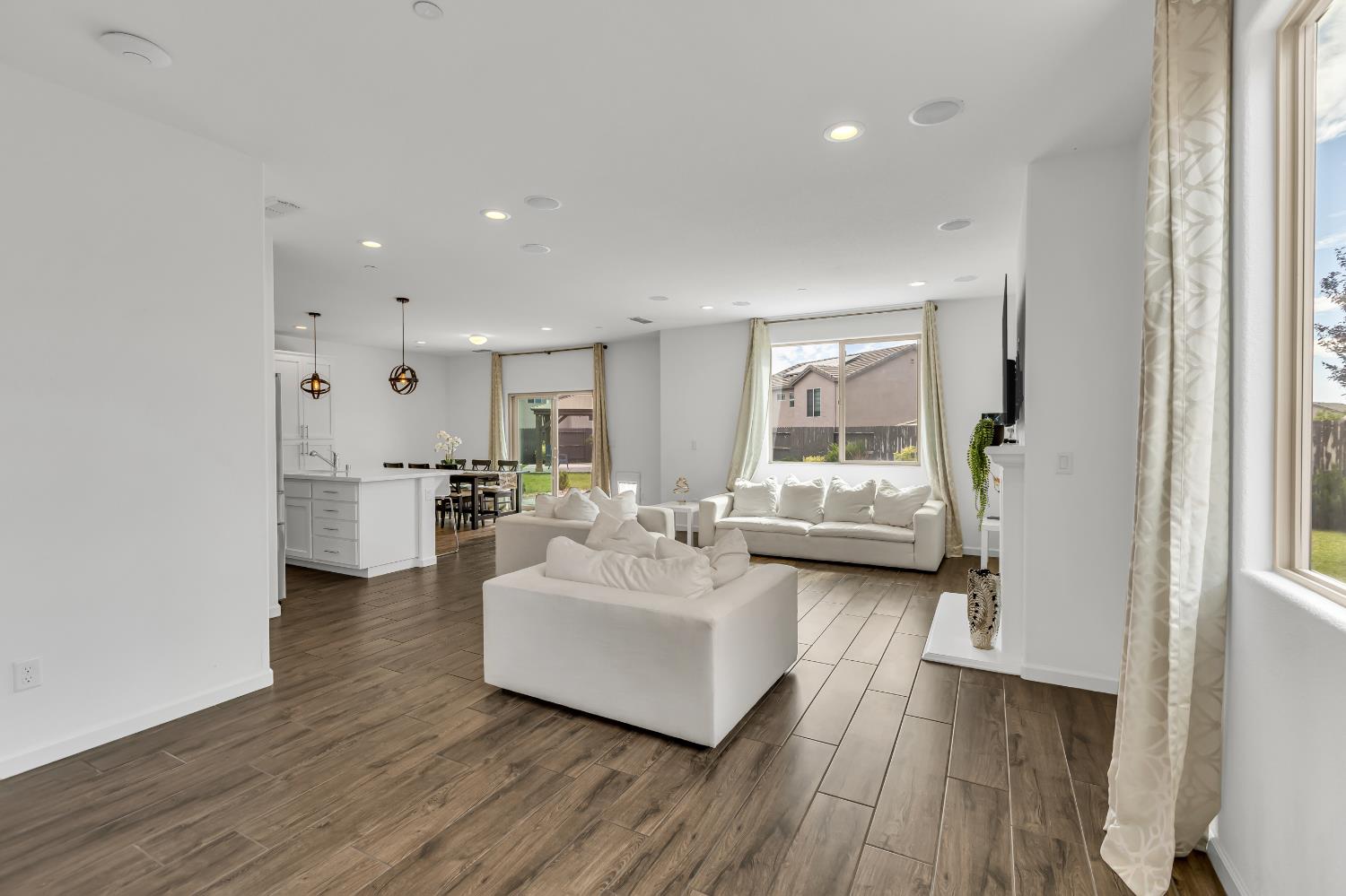 2816 Balaton Court