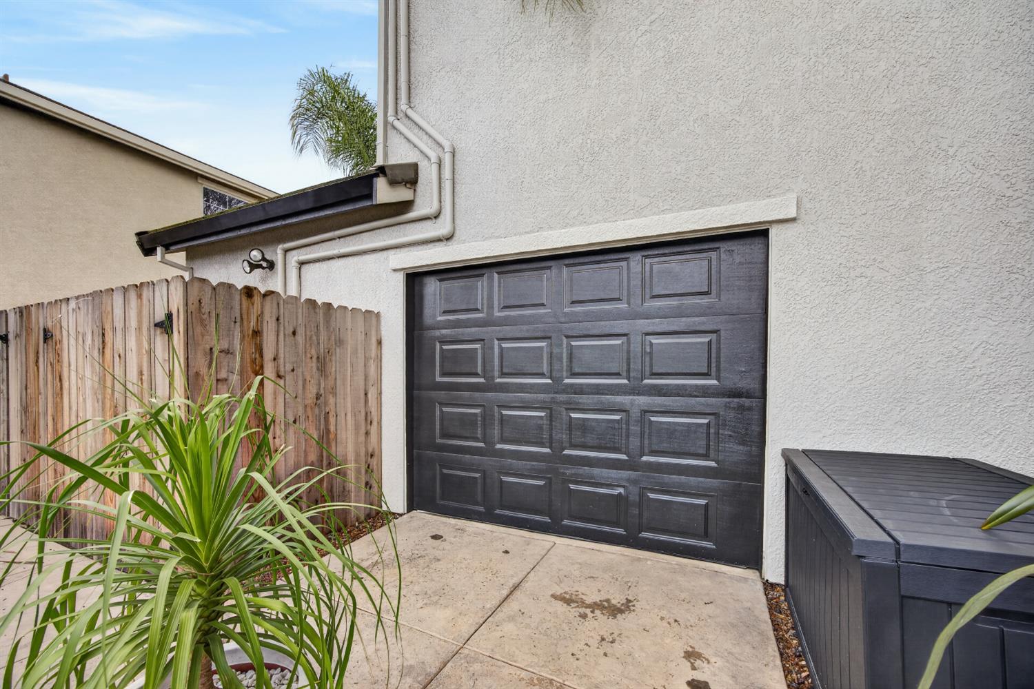 552 Denier Court