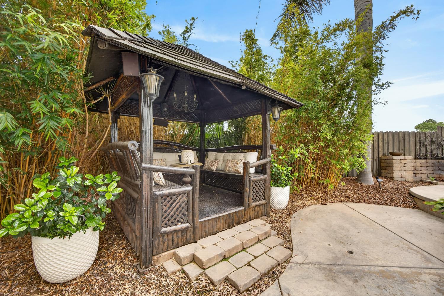 552 Denier Court