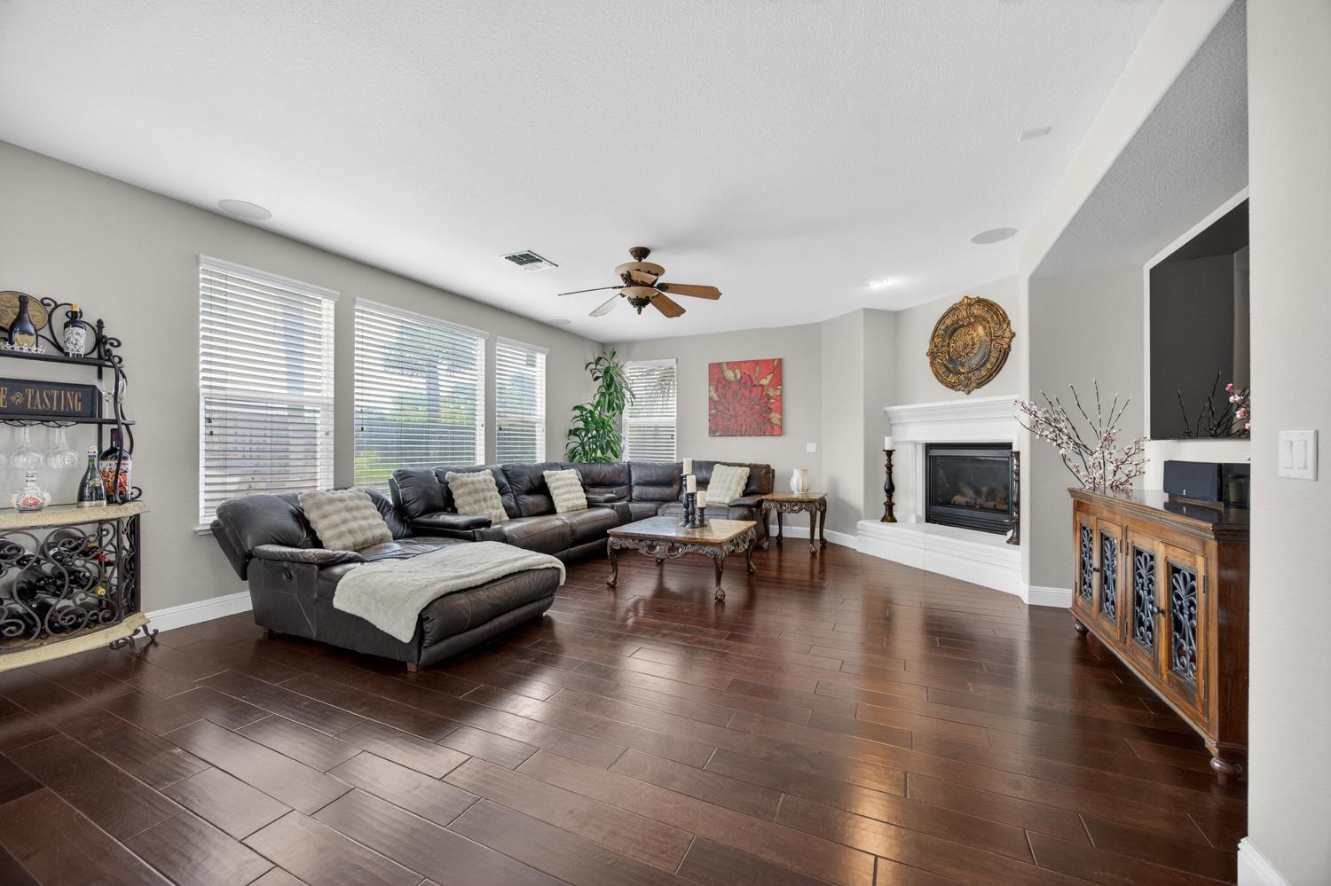 552 Denier Court