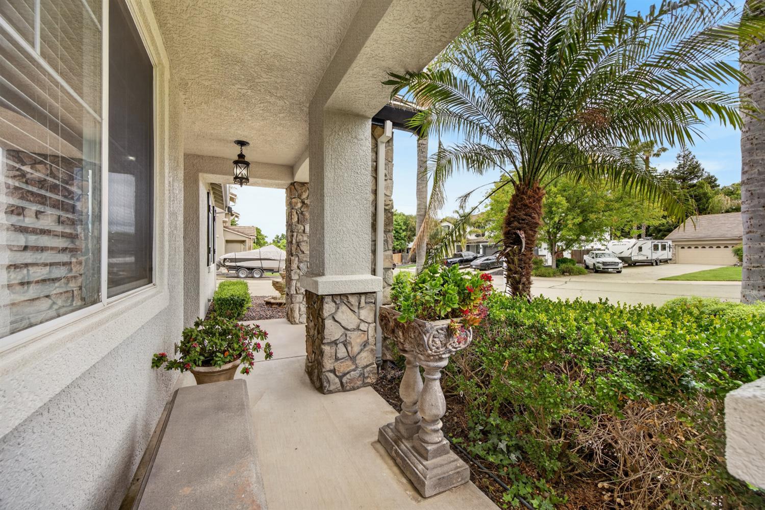 552 Denier Court