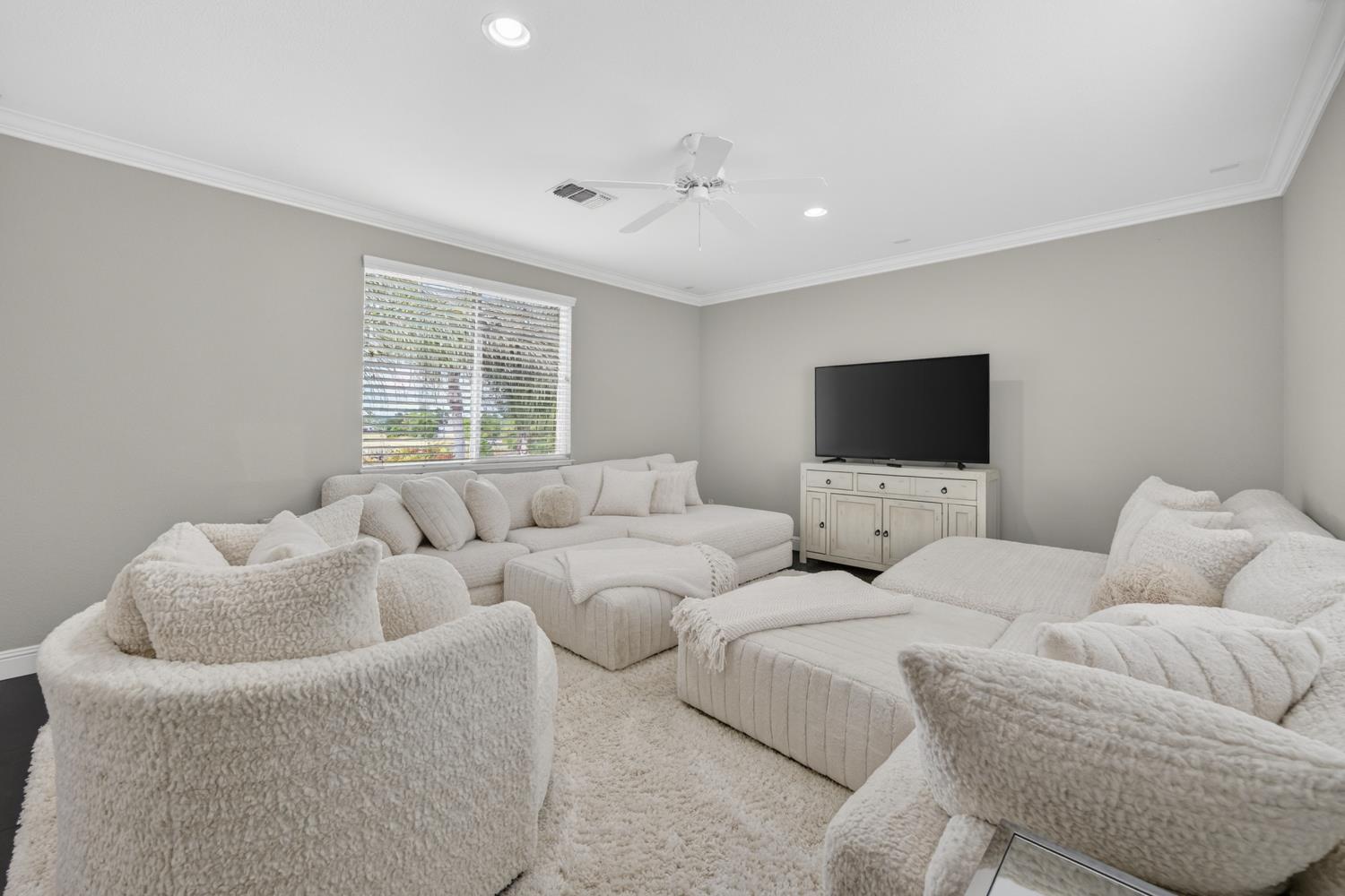 552 Denier Court