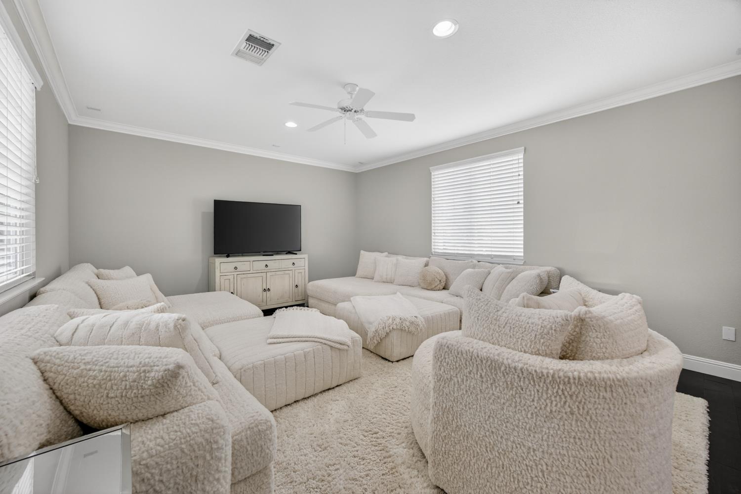 552 Denier Court