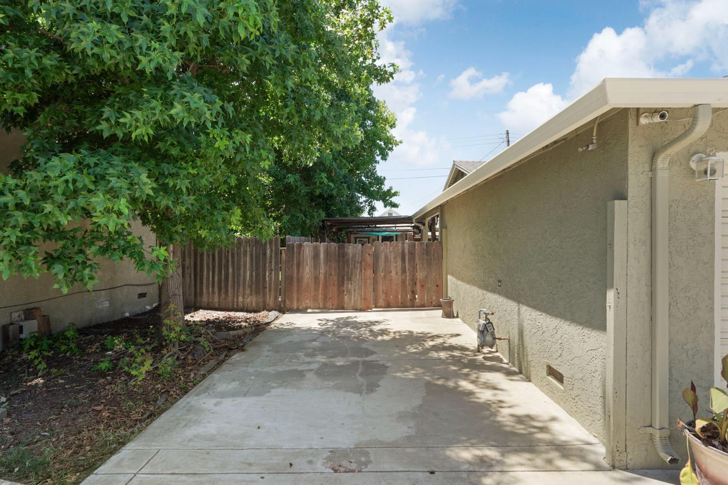 712 Almond Court
