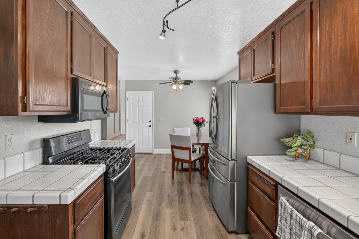 893 Black Canyon Court