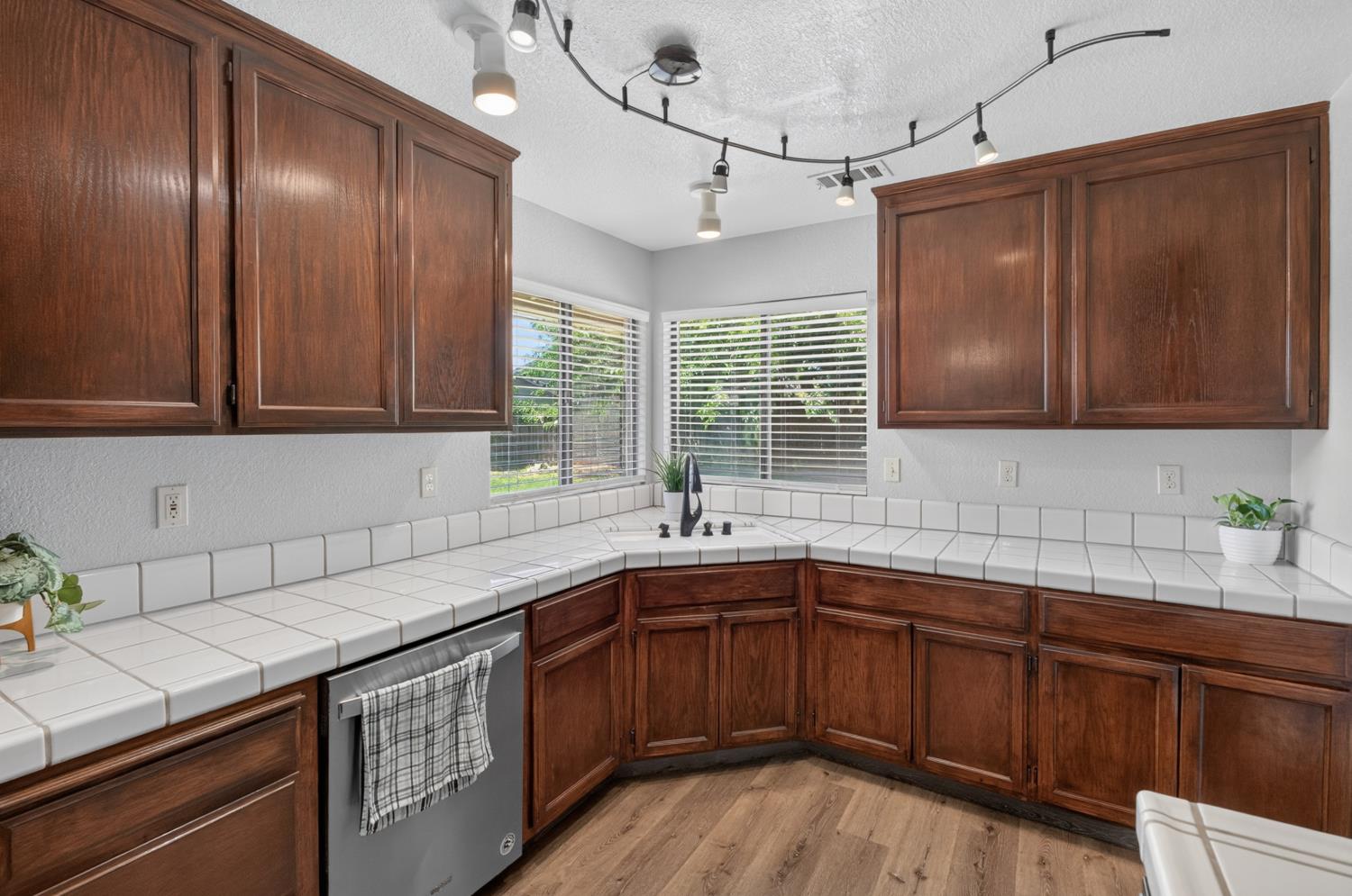 893 Black Canyon Court