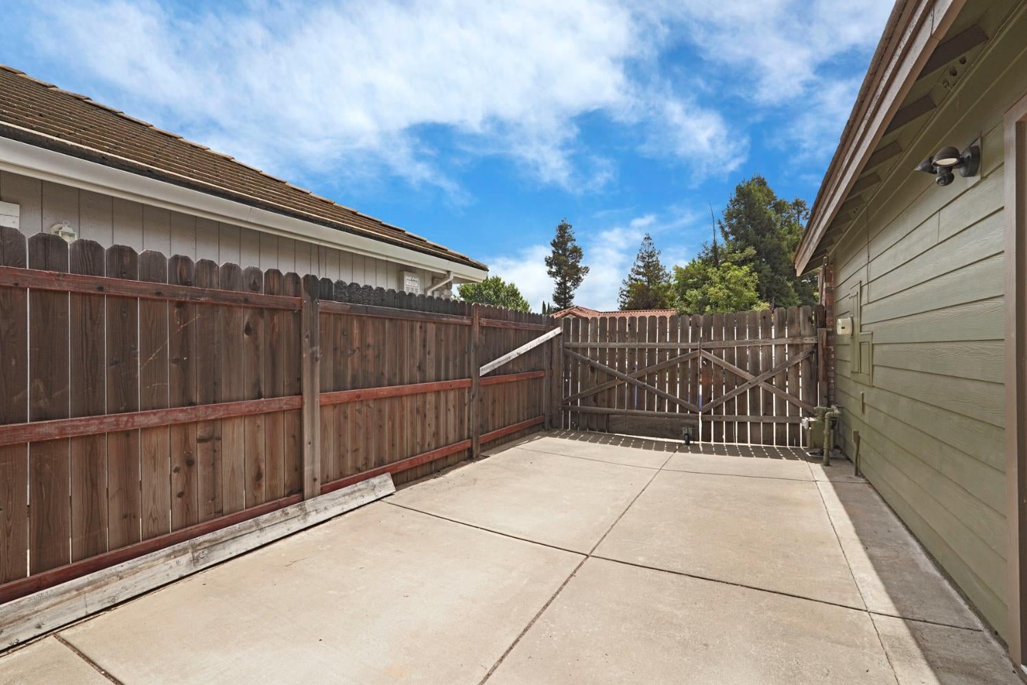 1203 Dawnwood Drive