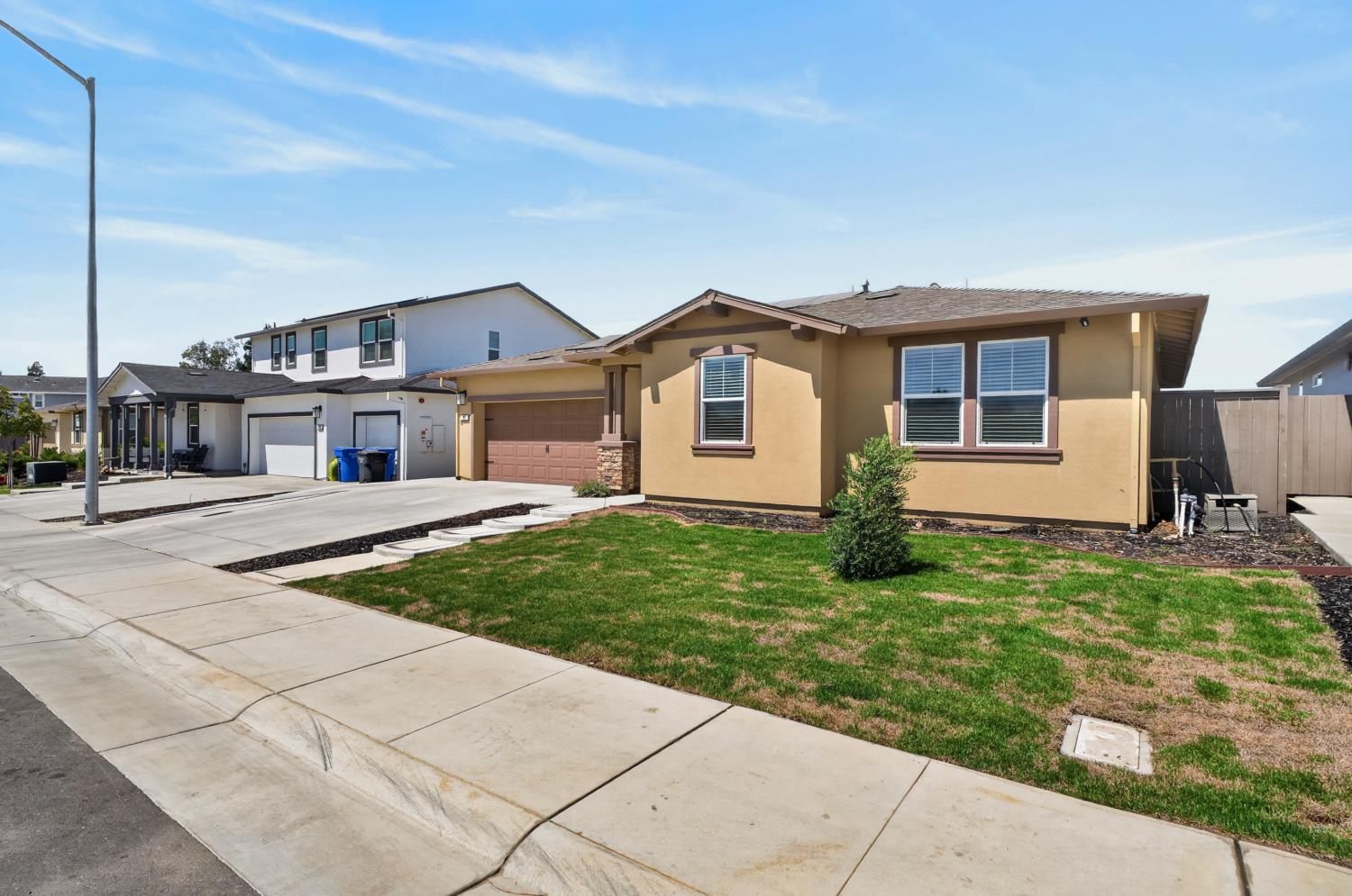 983 Amador Avenue