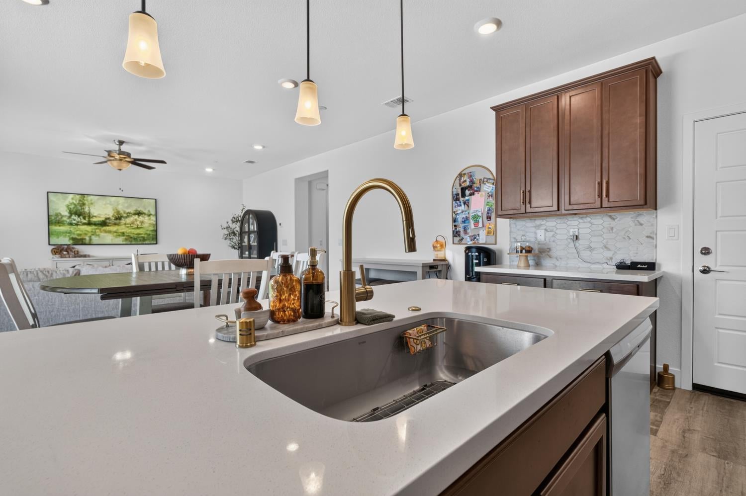 983 Amador Avenue