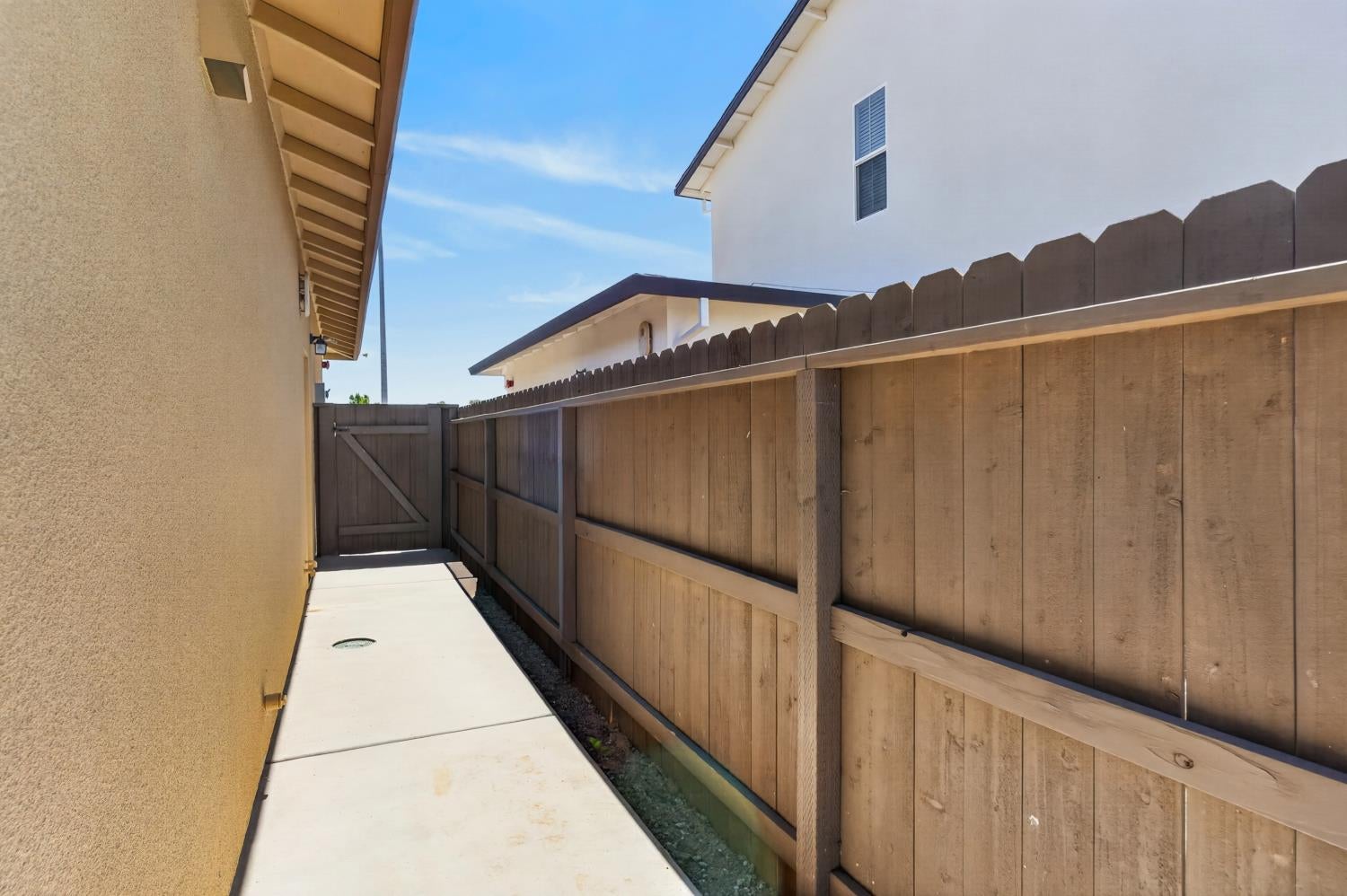 983 Amador Avenue