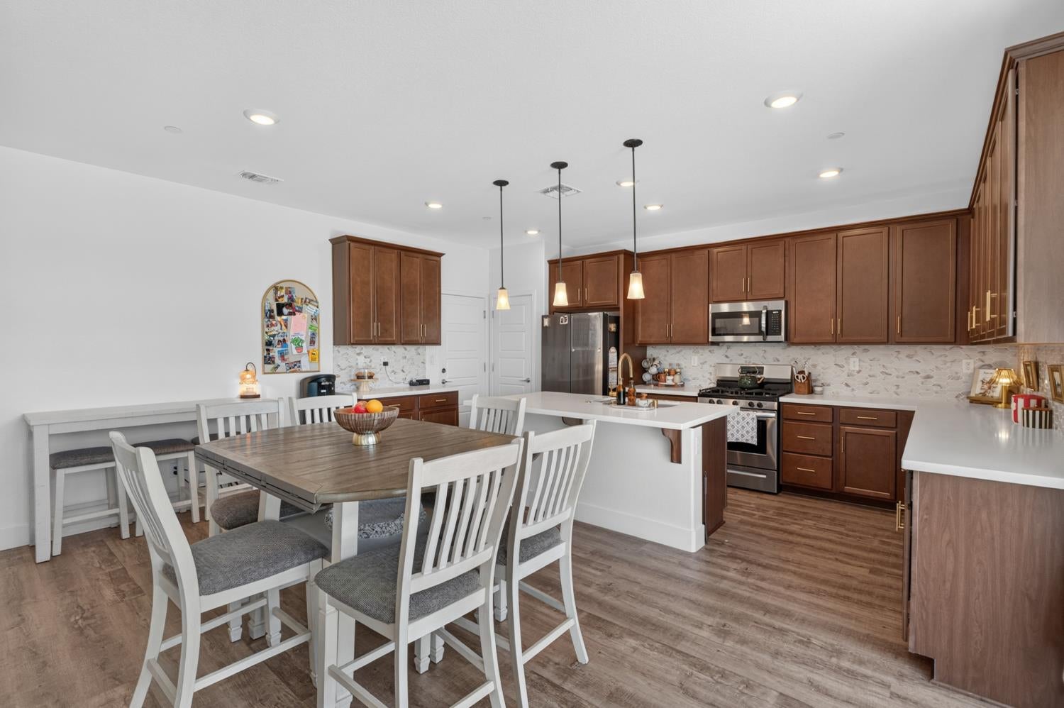 983 Amador Avenue