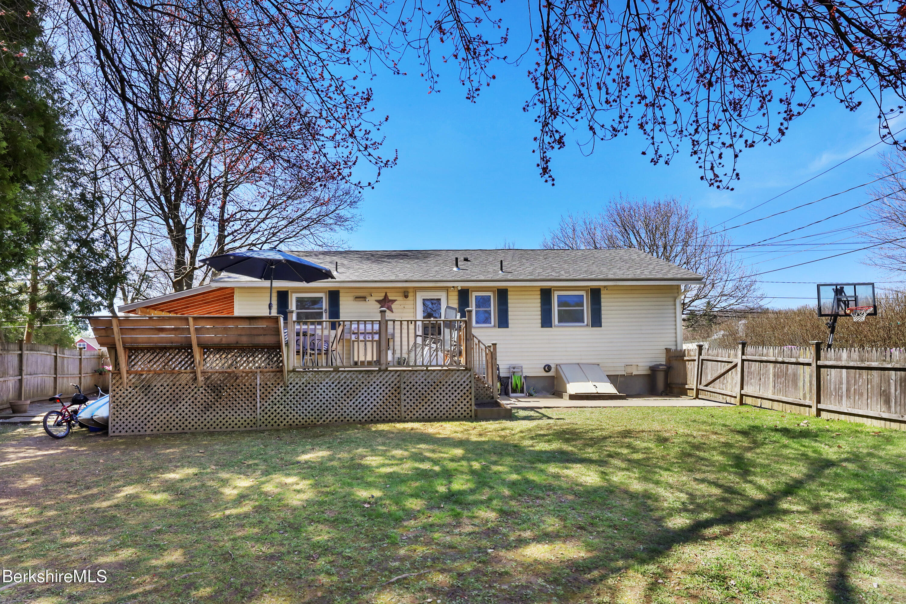 310 Pecks Rd