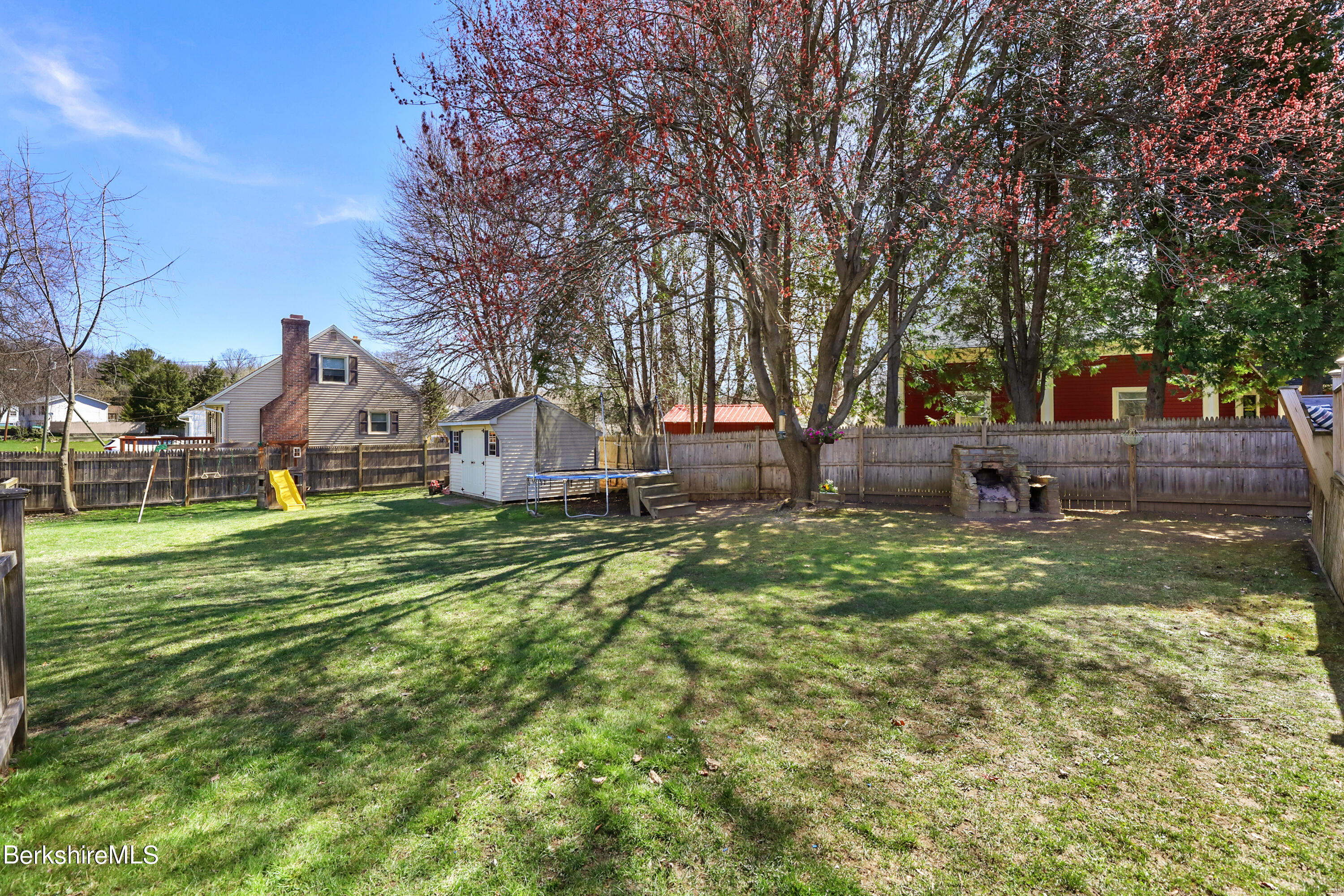 310 Pecks Rd