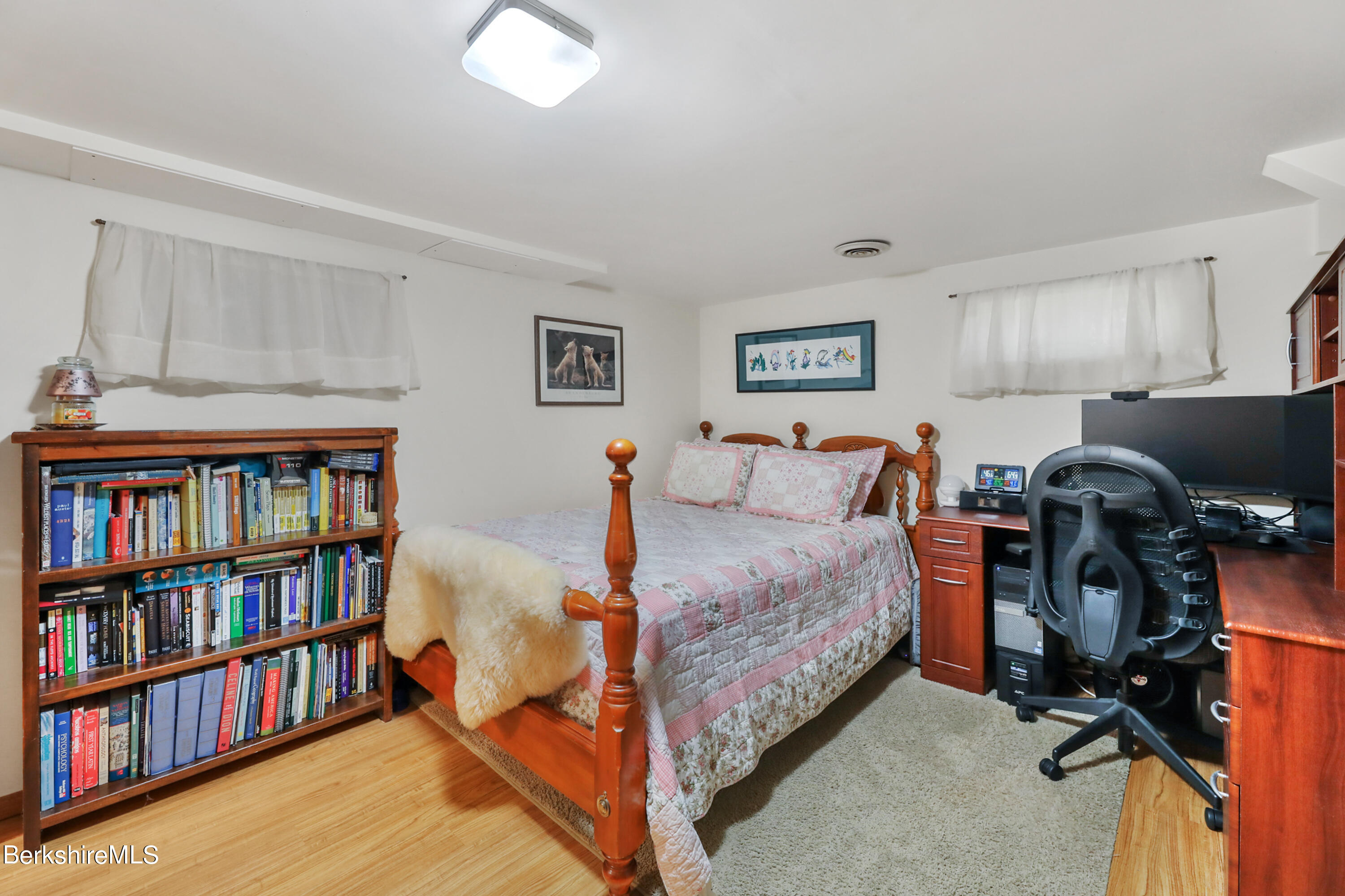 310 Pecks Rd