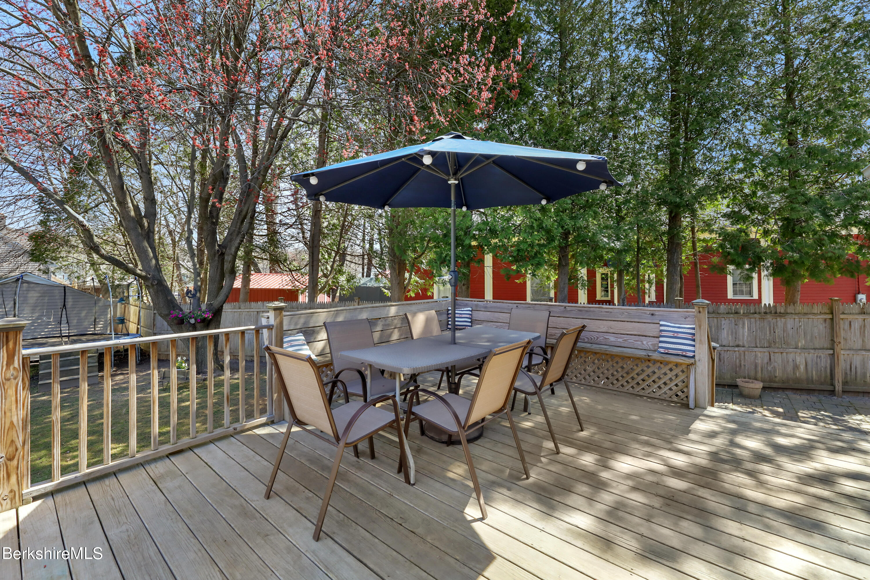 310 Pecks Rd