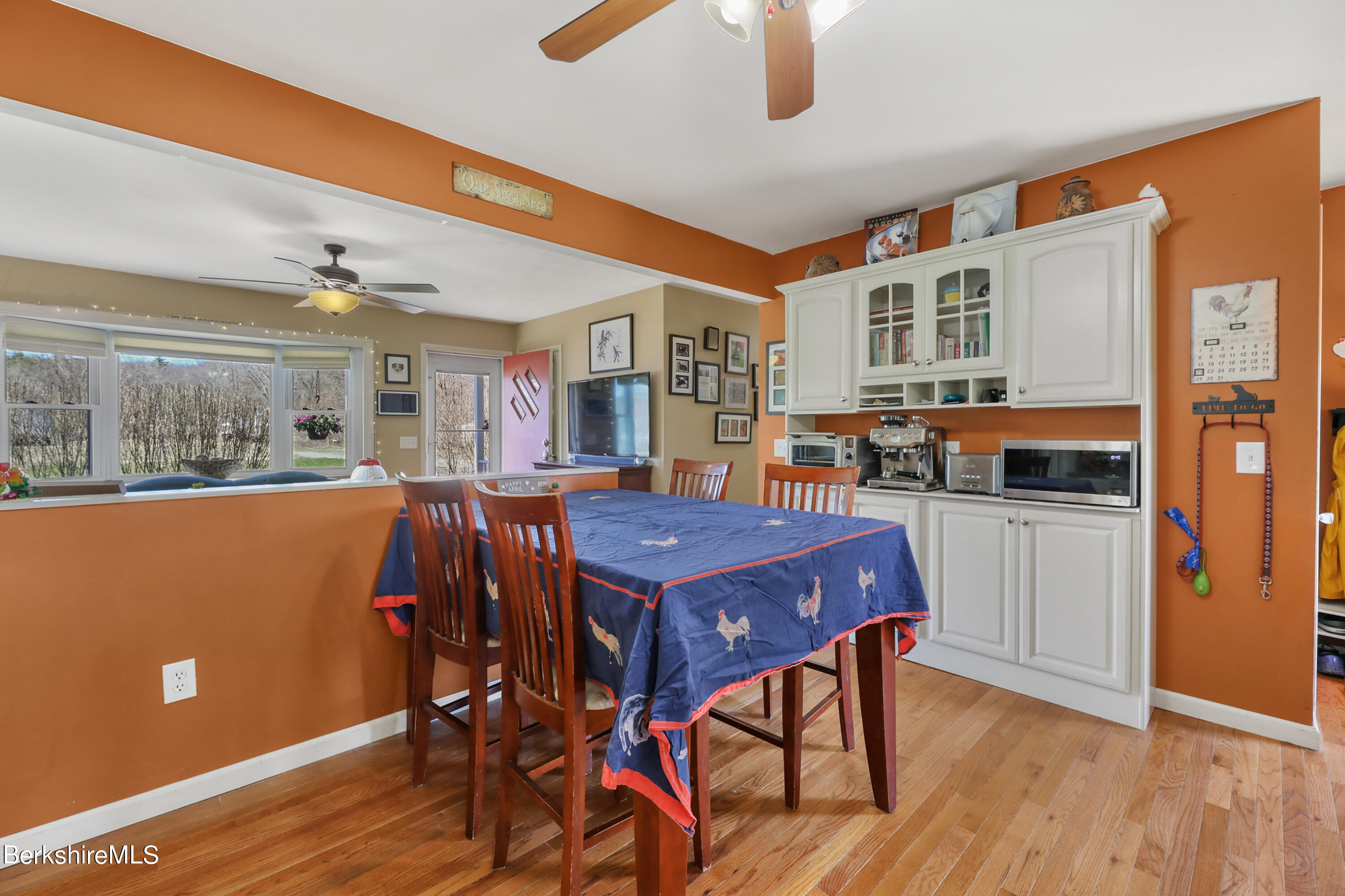 310 Pecks Rd