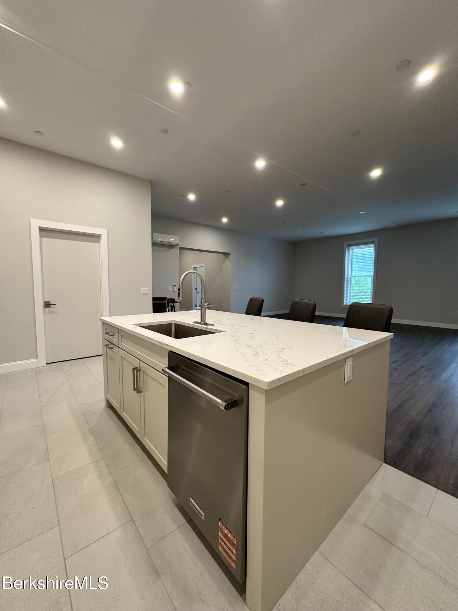 281 Main St Unit: 12
