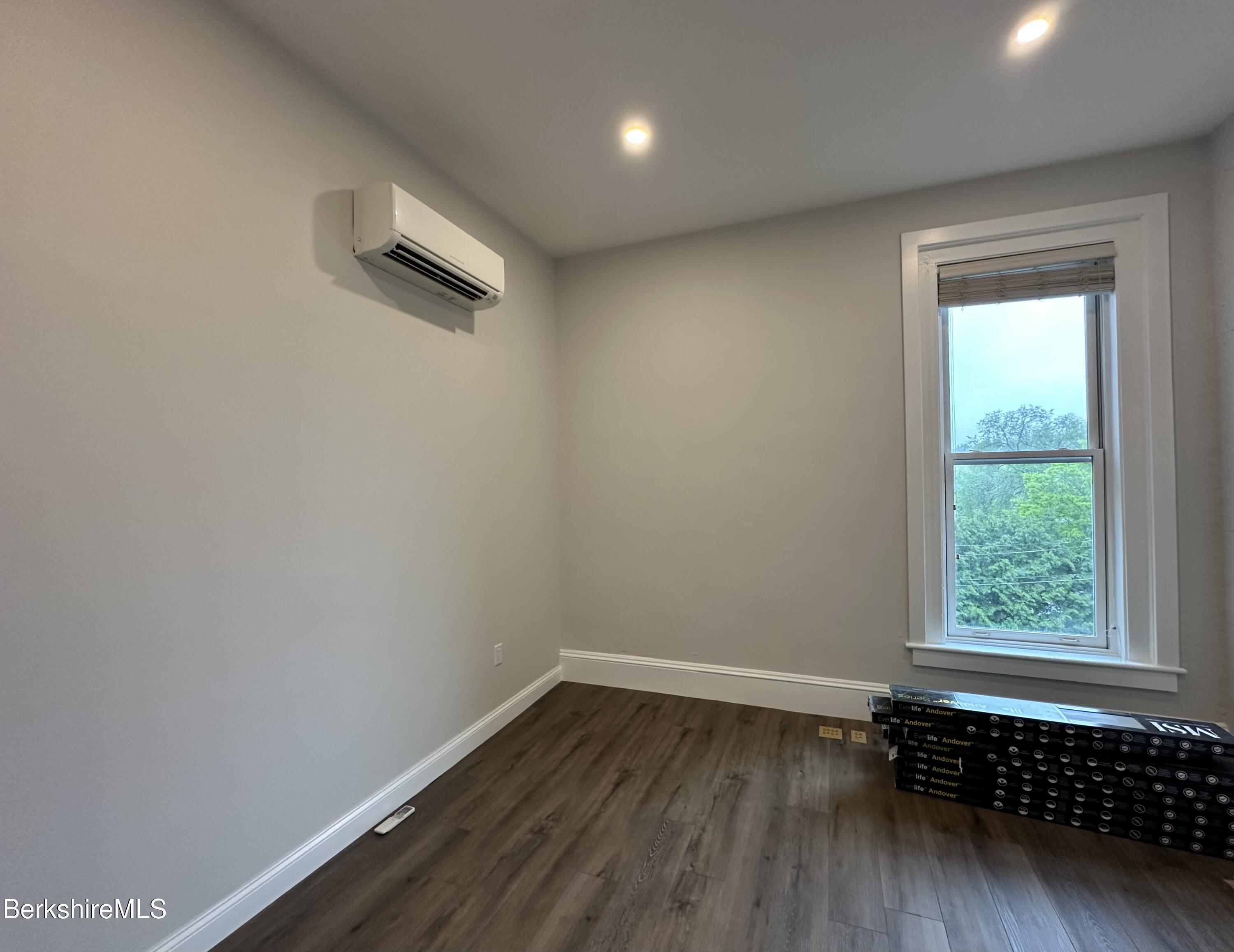 281 Main St Unit: 12