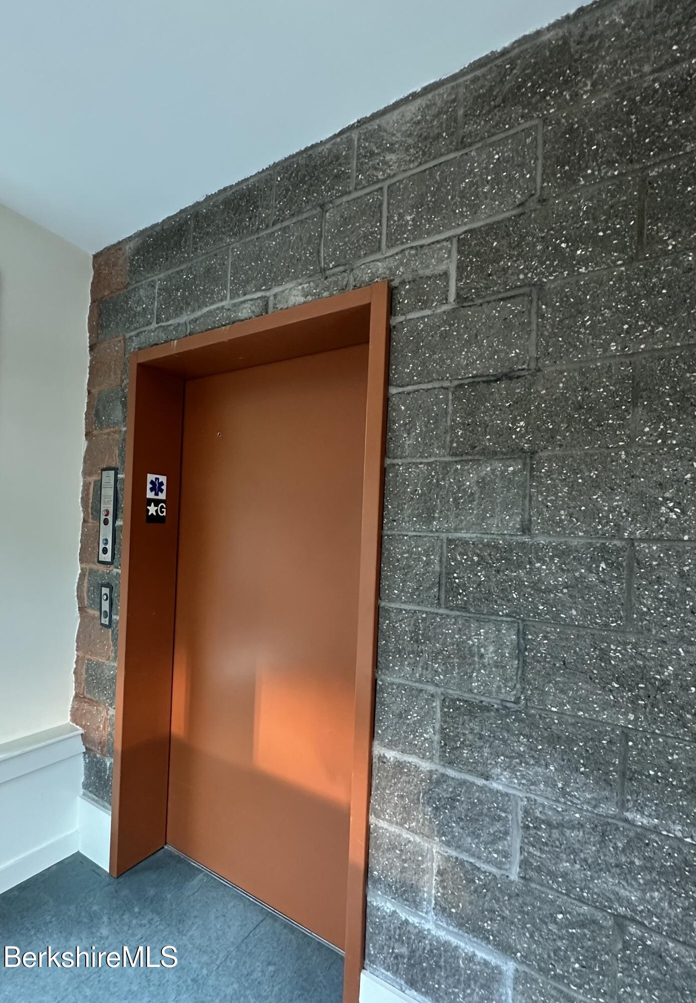 281 Main St Unit: 12