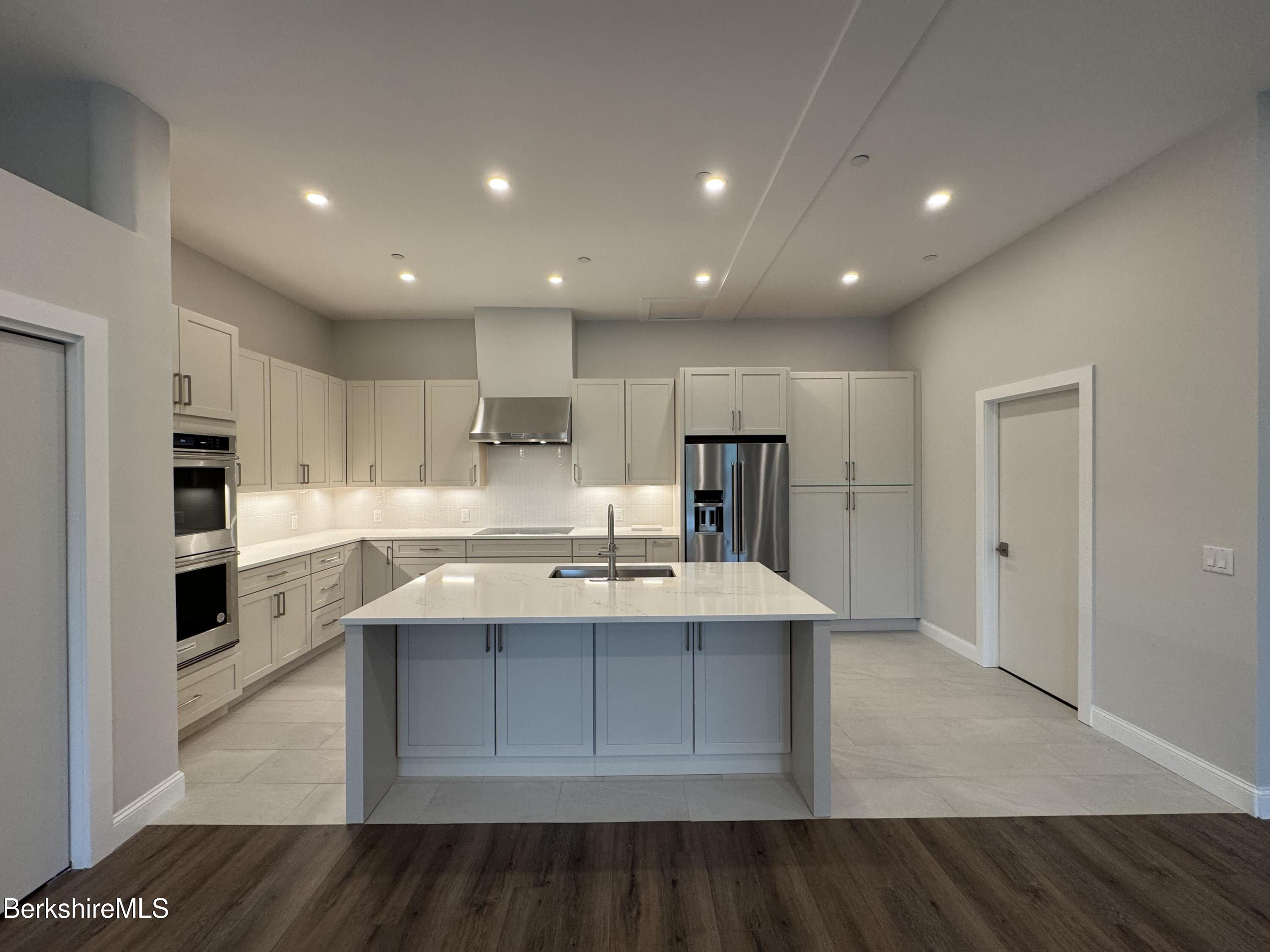 281 Main St Unit: 12