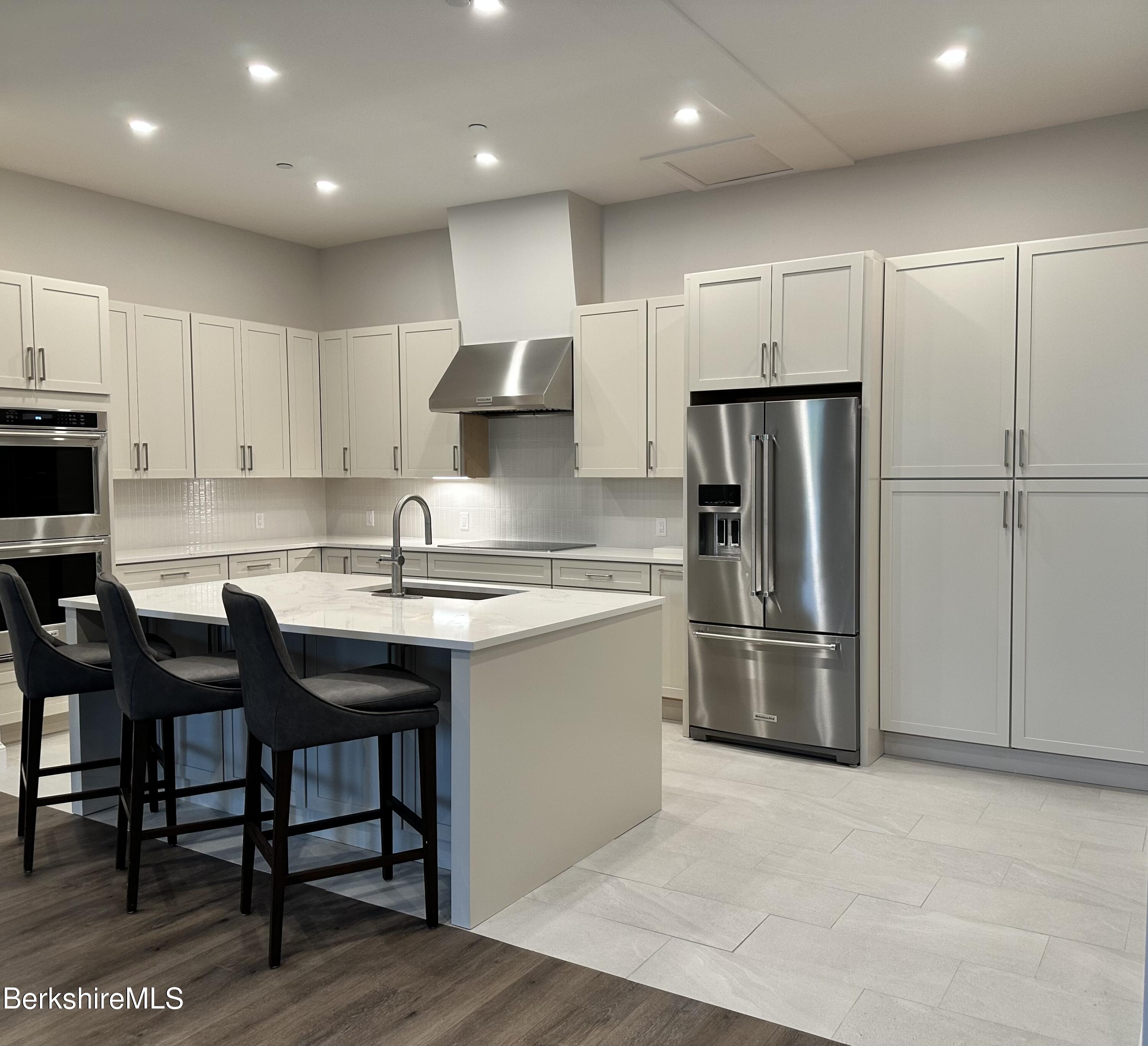 281 Main St Unit: 12