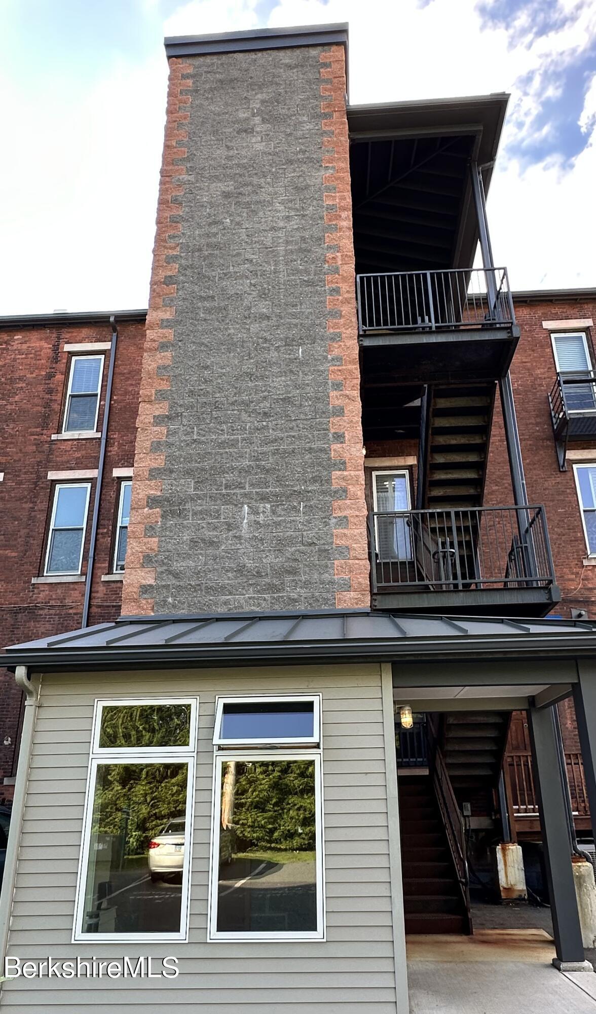281 Main St Unit: 12