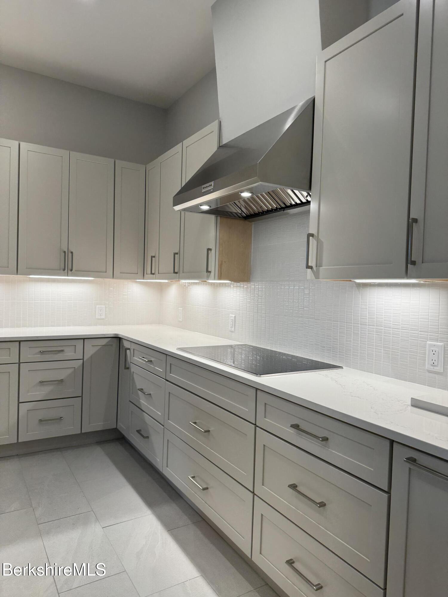 281 Main St Unit: 12