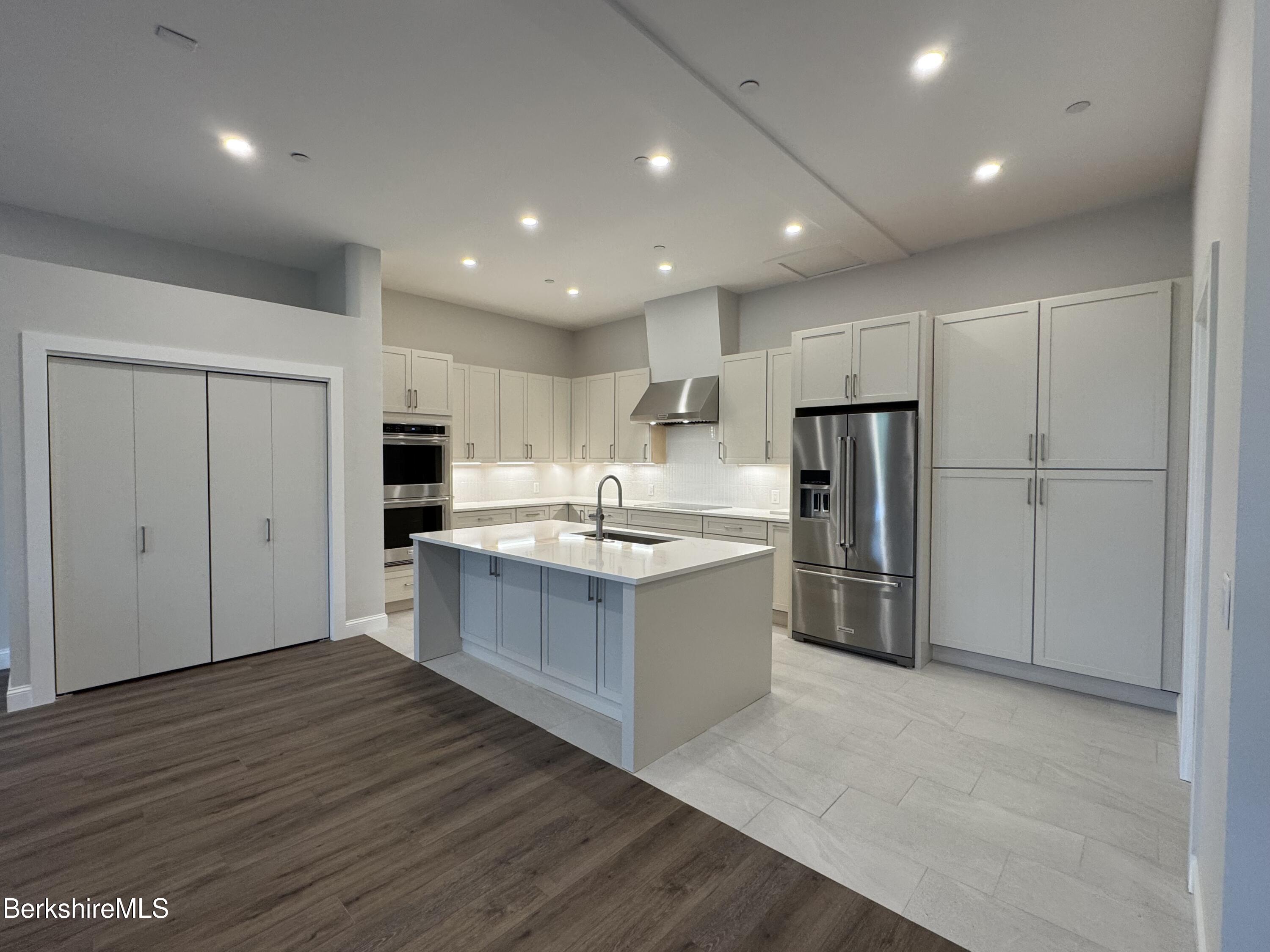281 Main St Unit: 12