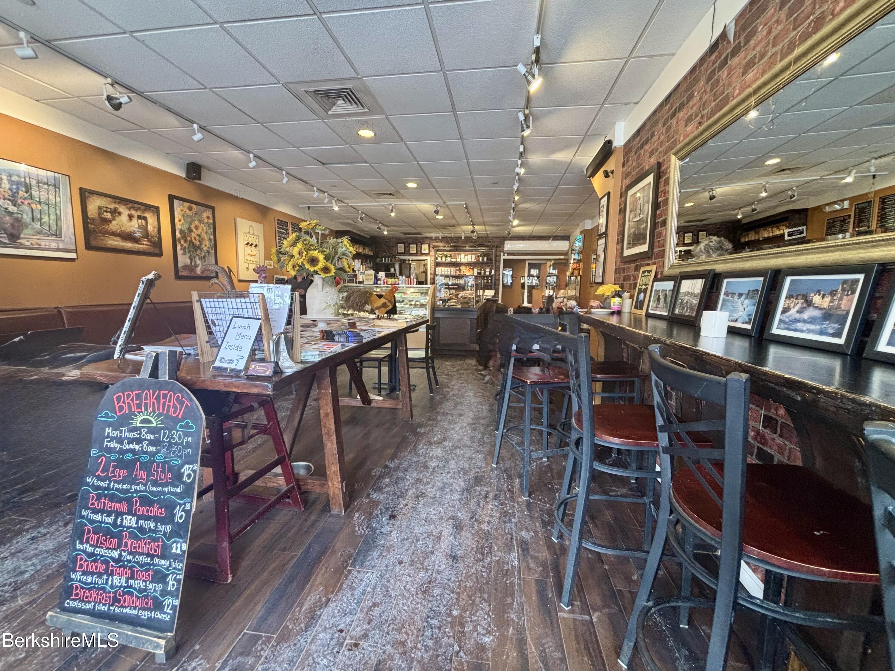 313 Main St