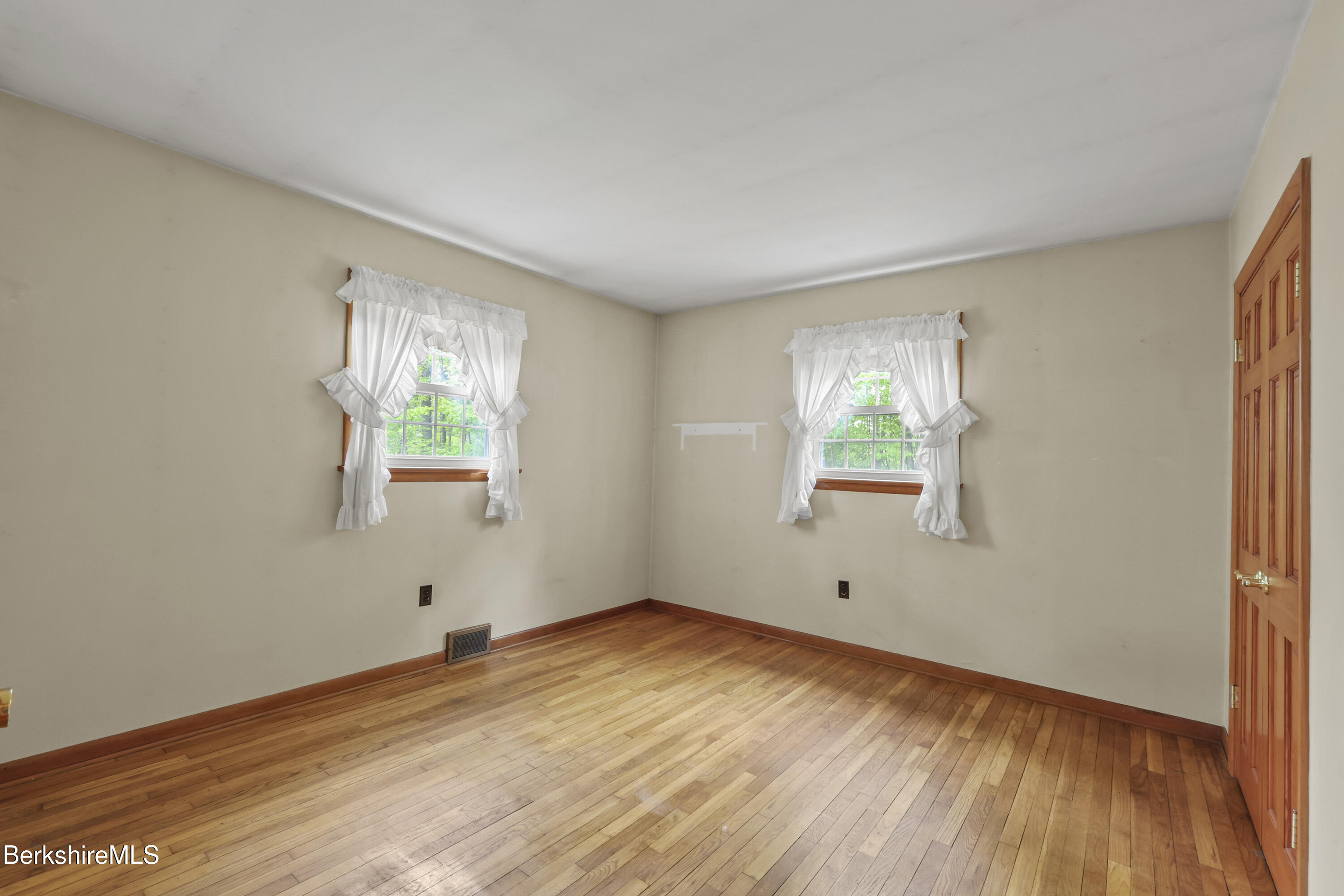 135 Church Ln