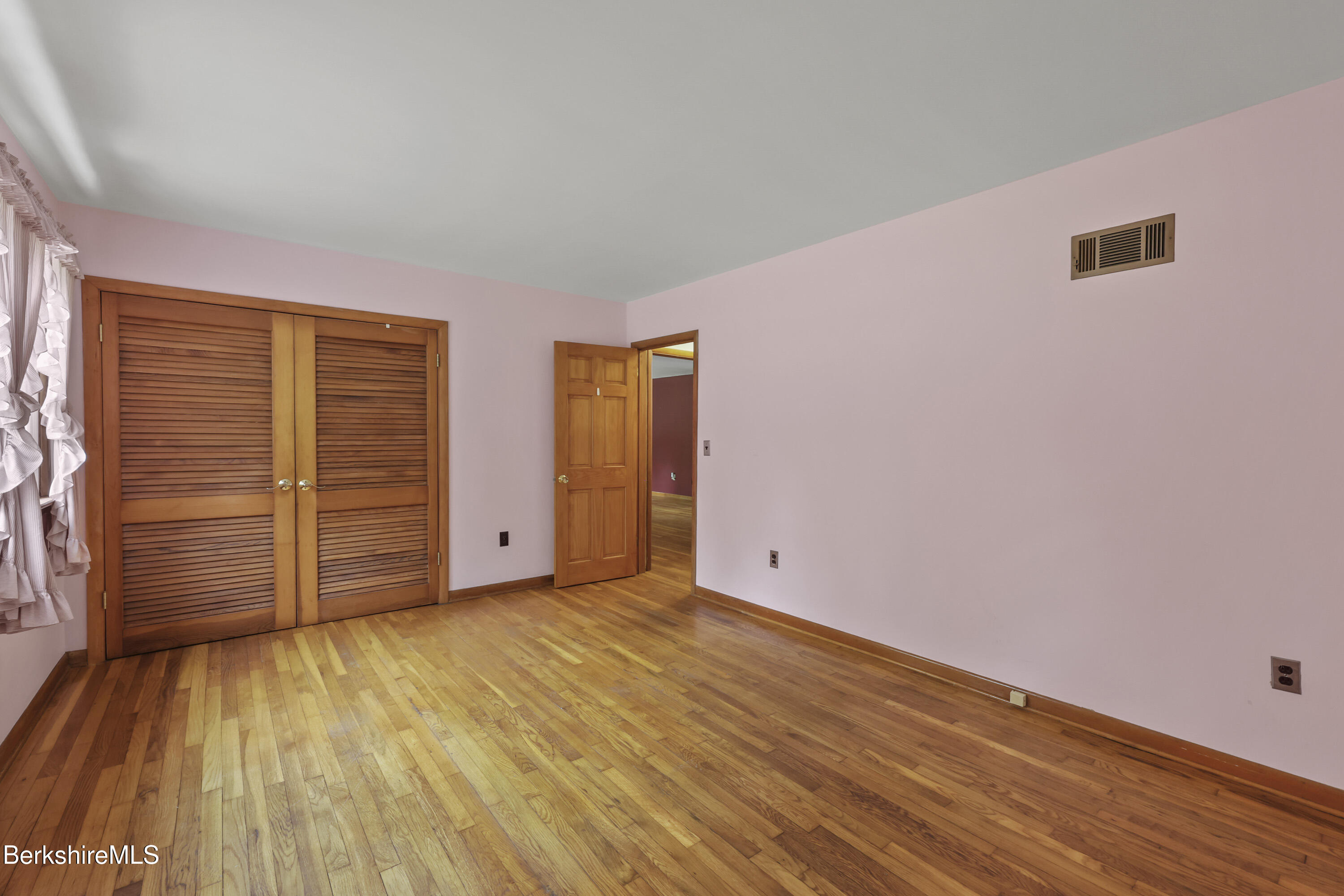 135 Church Ln