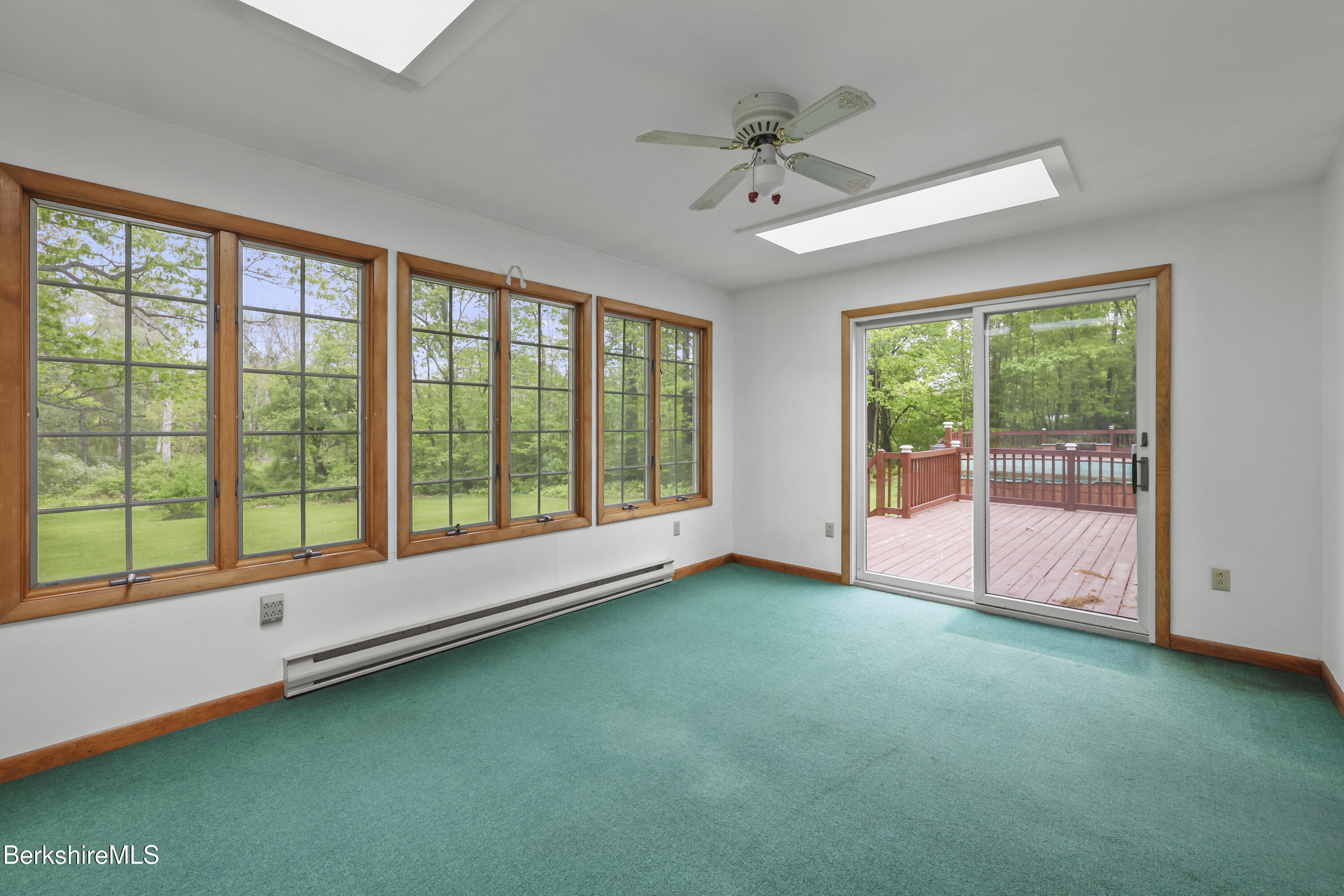 135 Church Ln