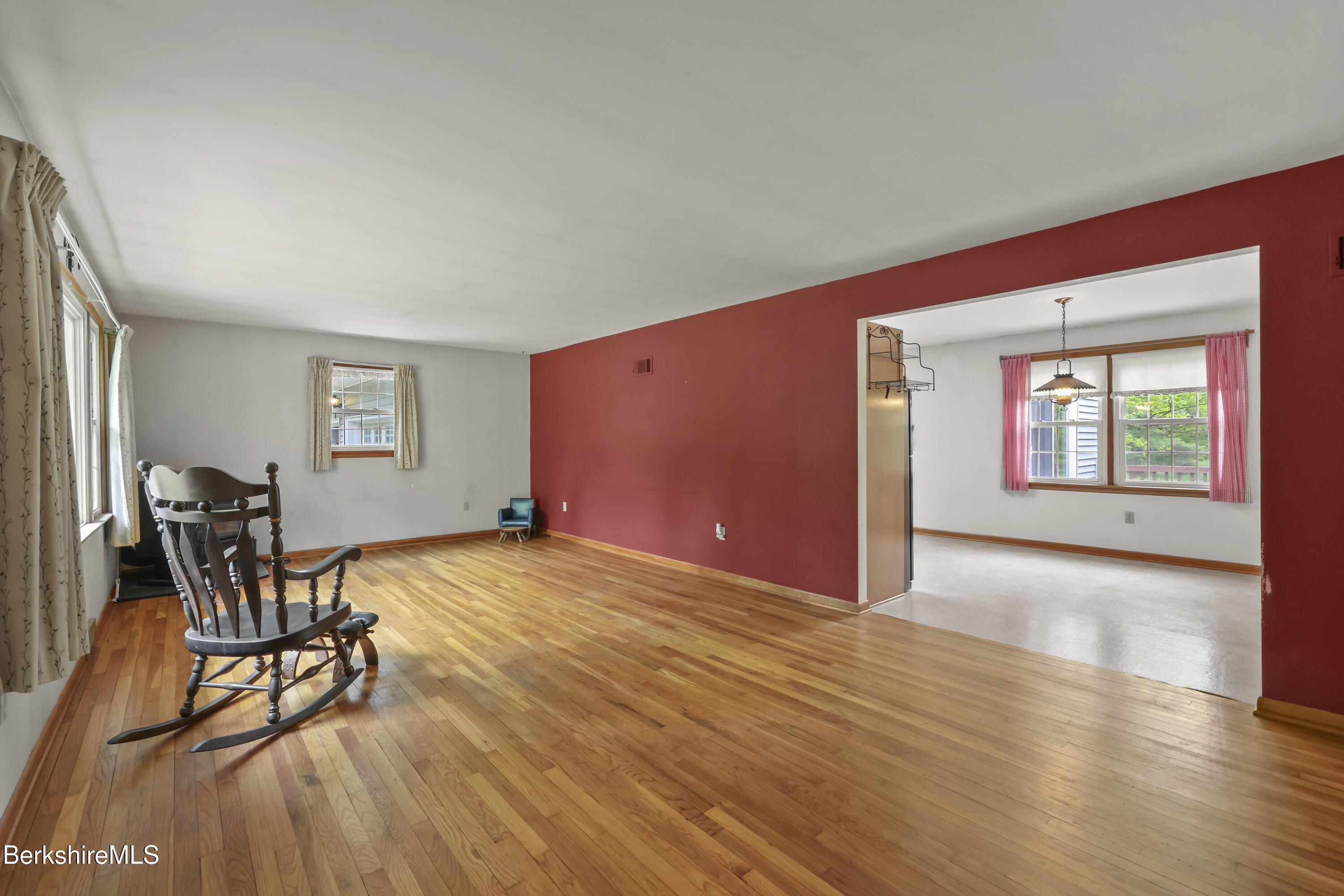 135 Church Ln