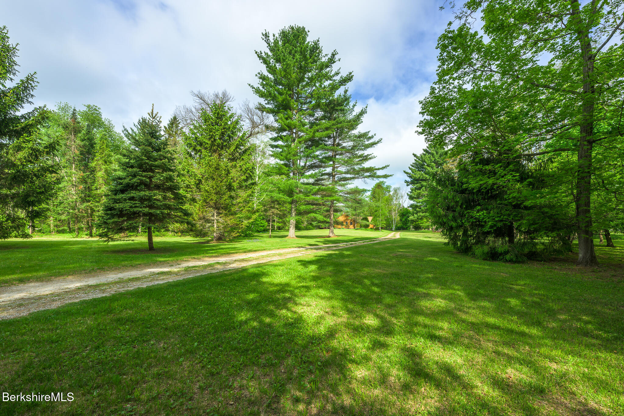 33 Interlaken Rd