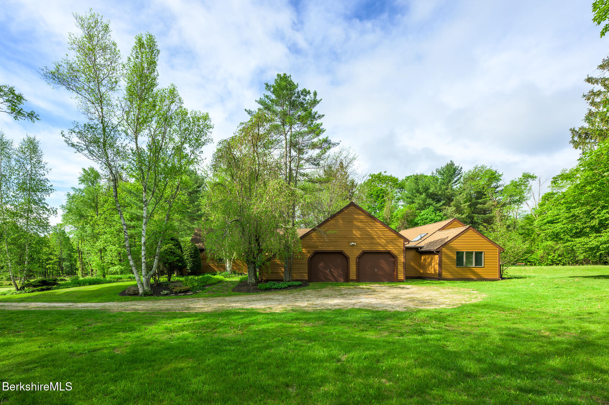 33 Interlaken Rd