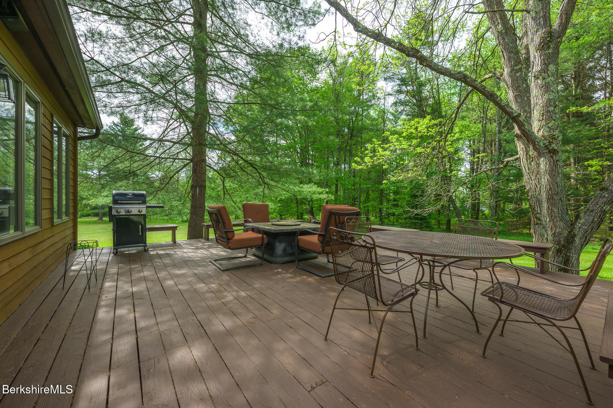 33 Interlaken Rd