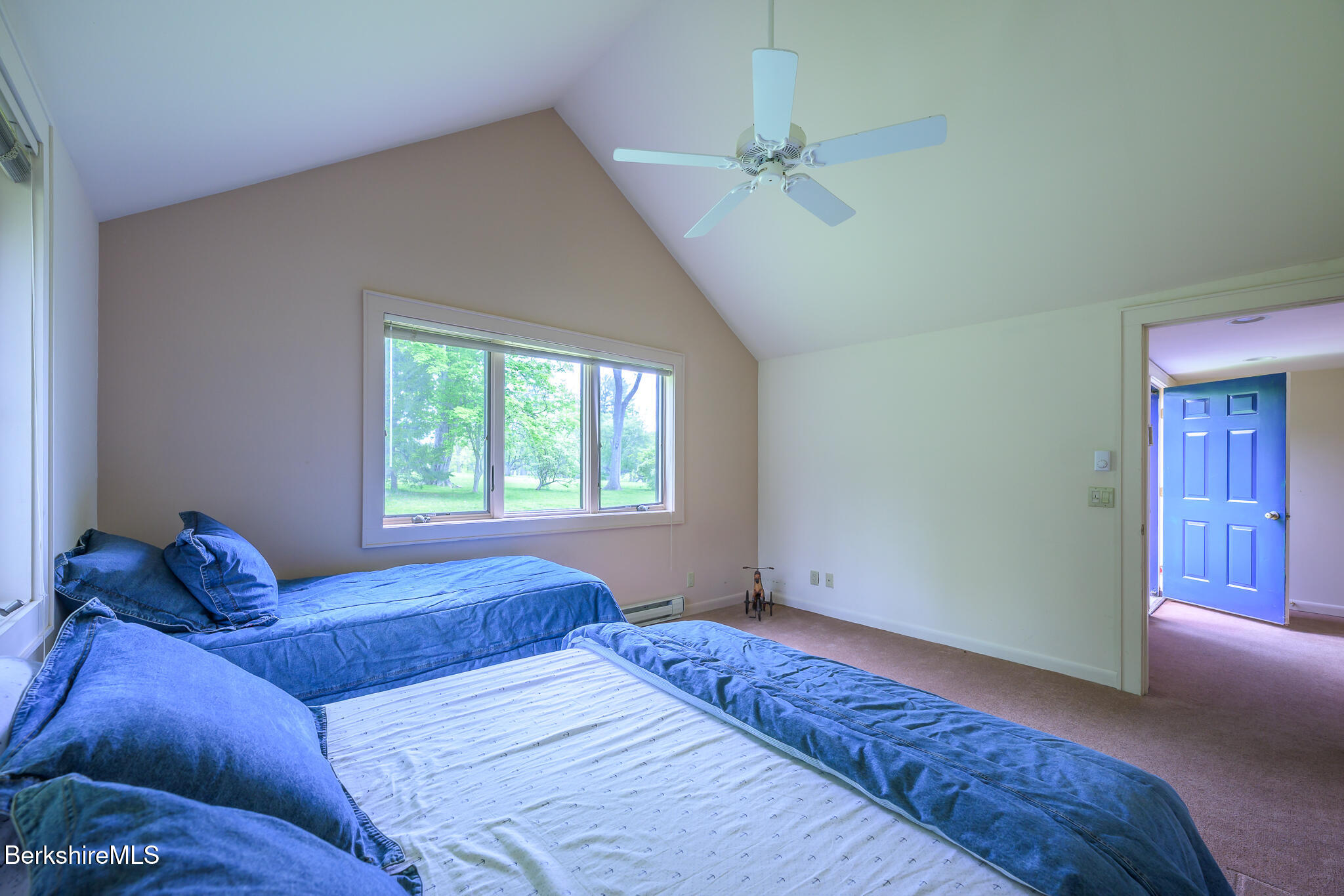 33 Interlaken Rd