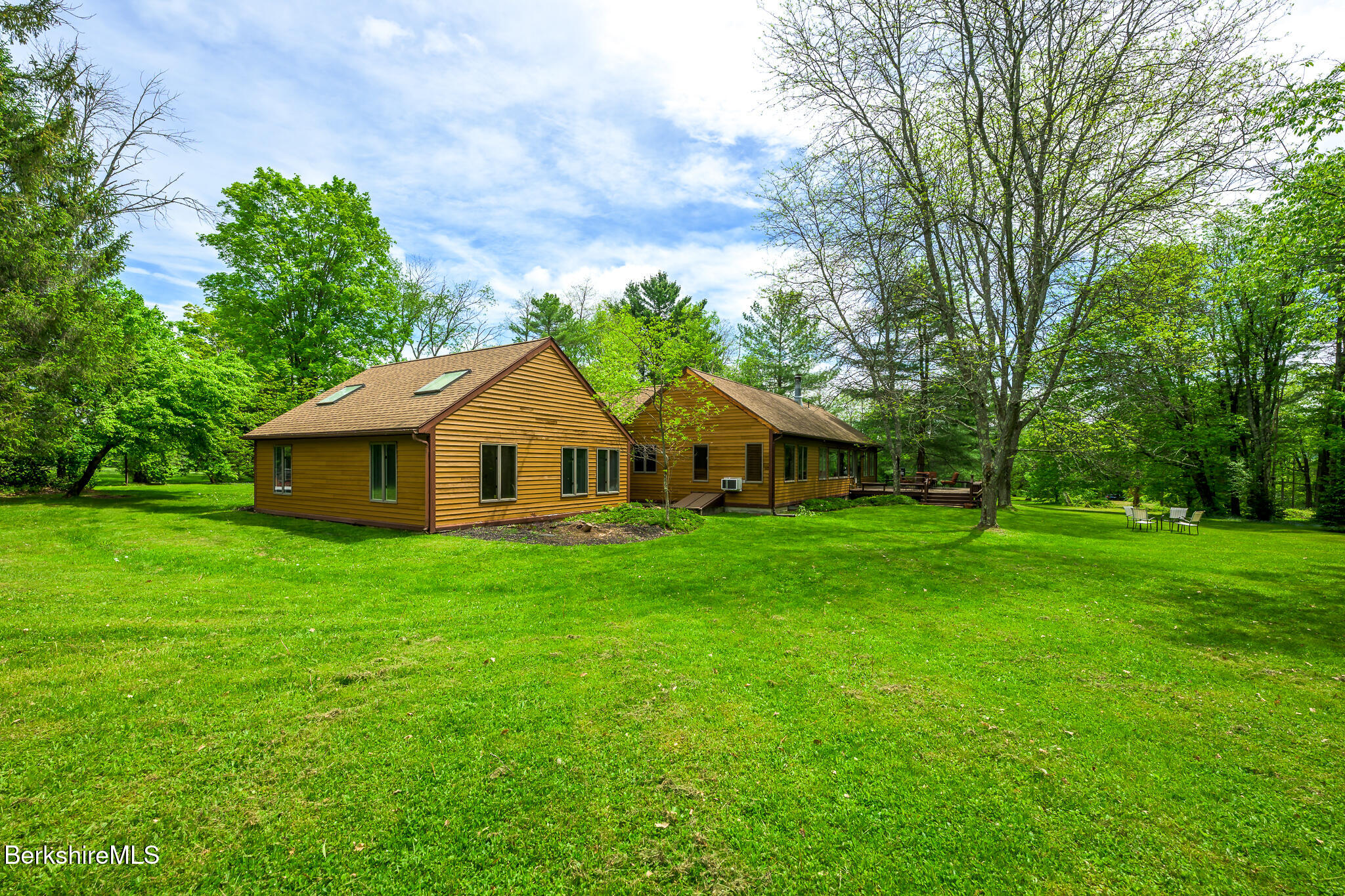 33 Interlaken Rd