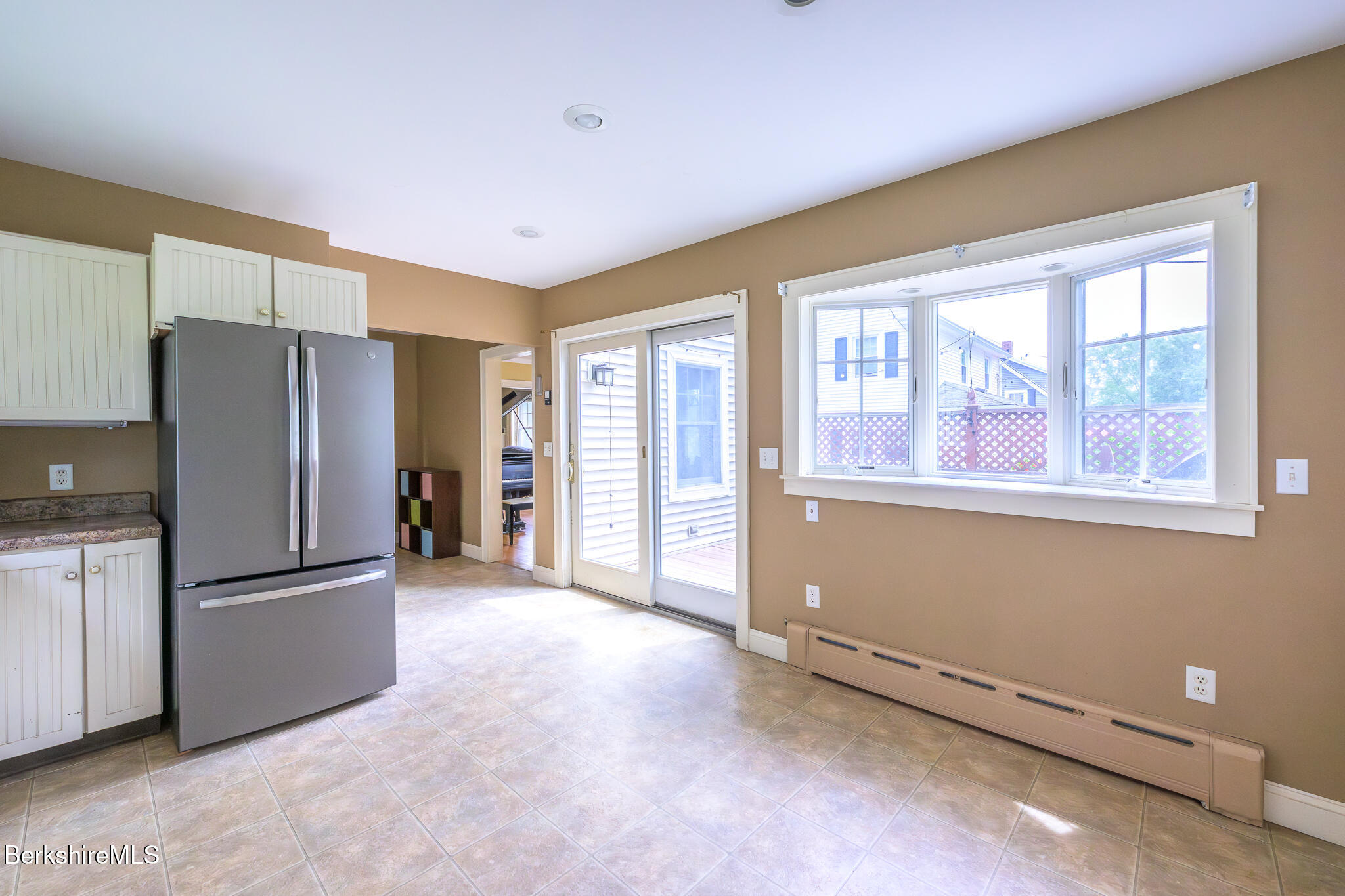 16 Revere Pkwy