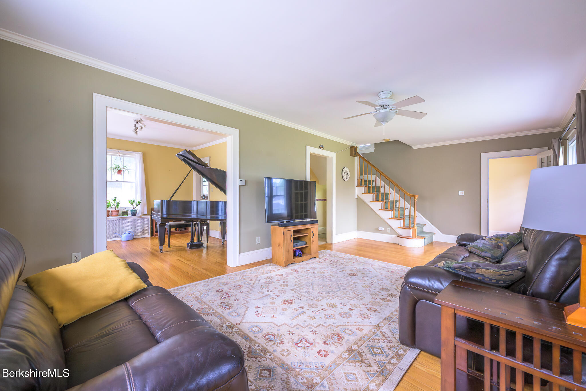 16 Revere Pkwy