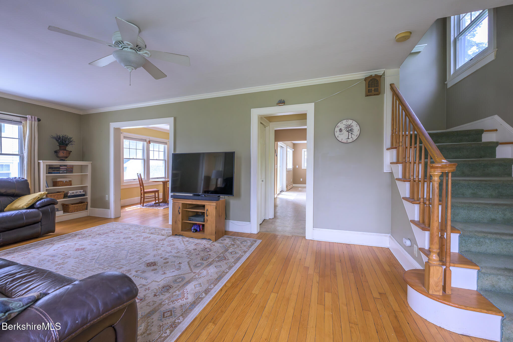 16 Revere Pkwy