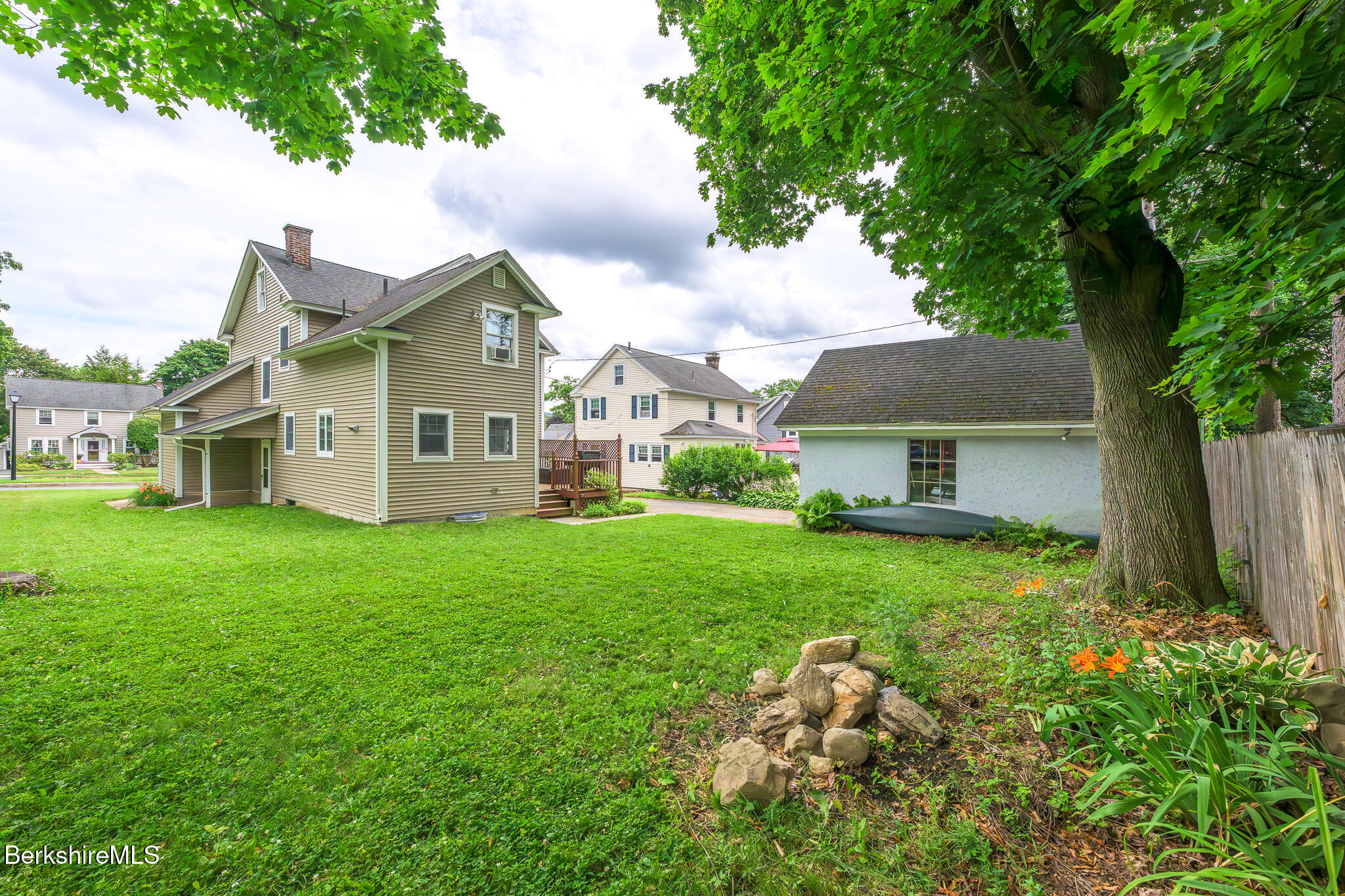 16 Revere Pkwy