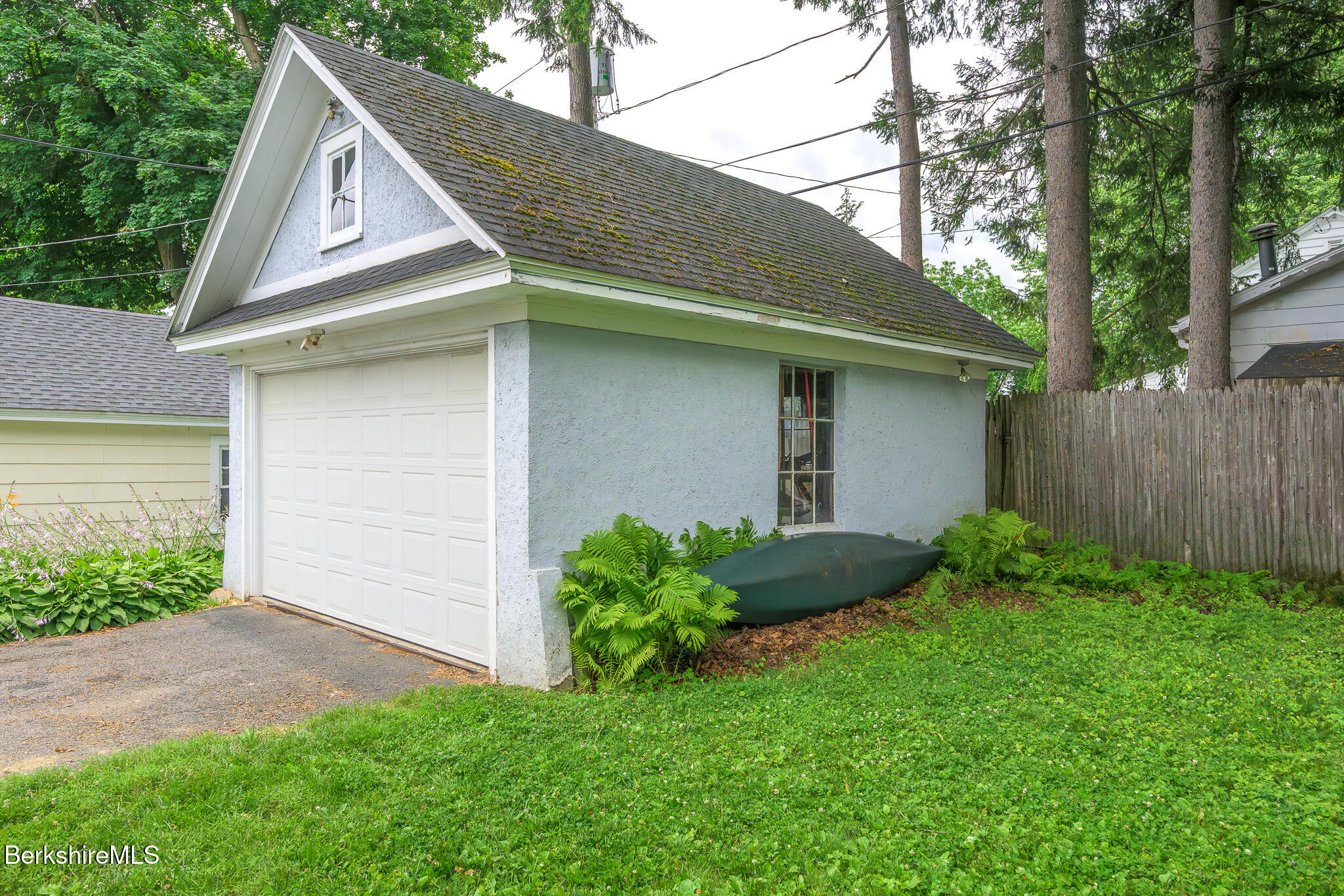 16 Revere Pkwy