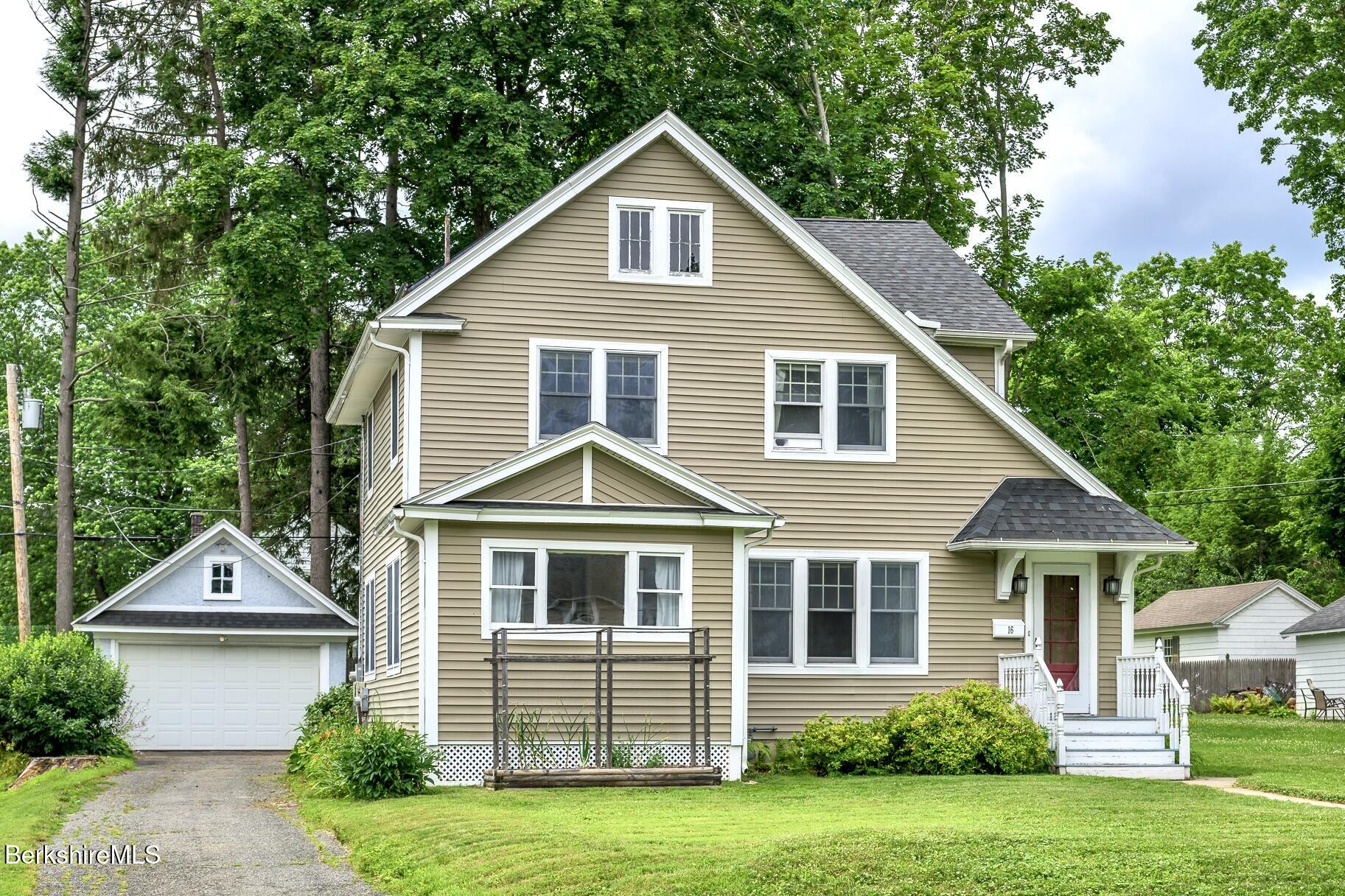 16 Revere Pkwy