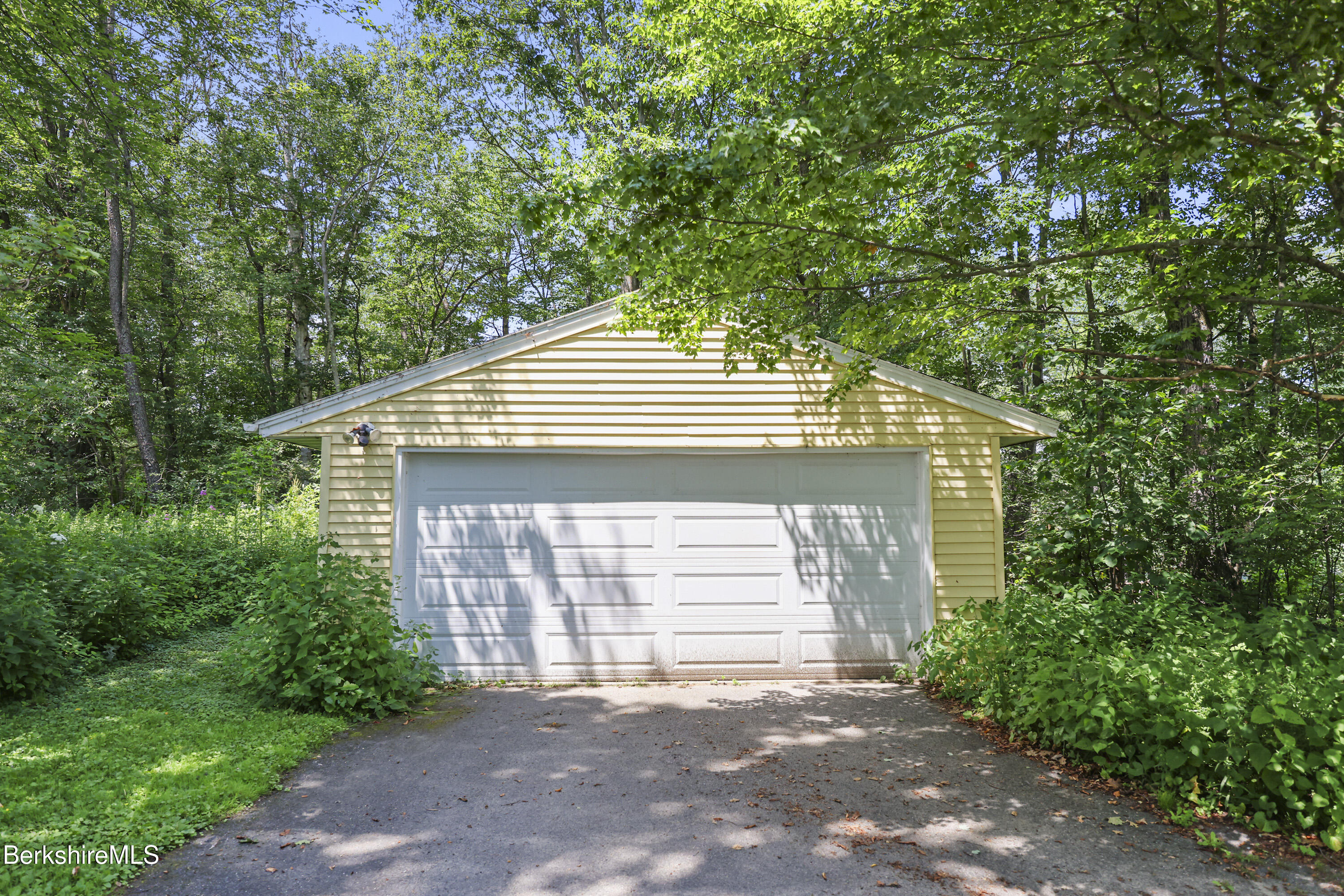 11 Squanto Rd