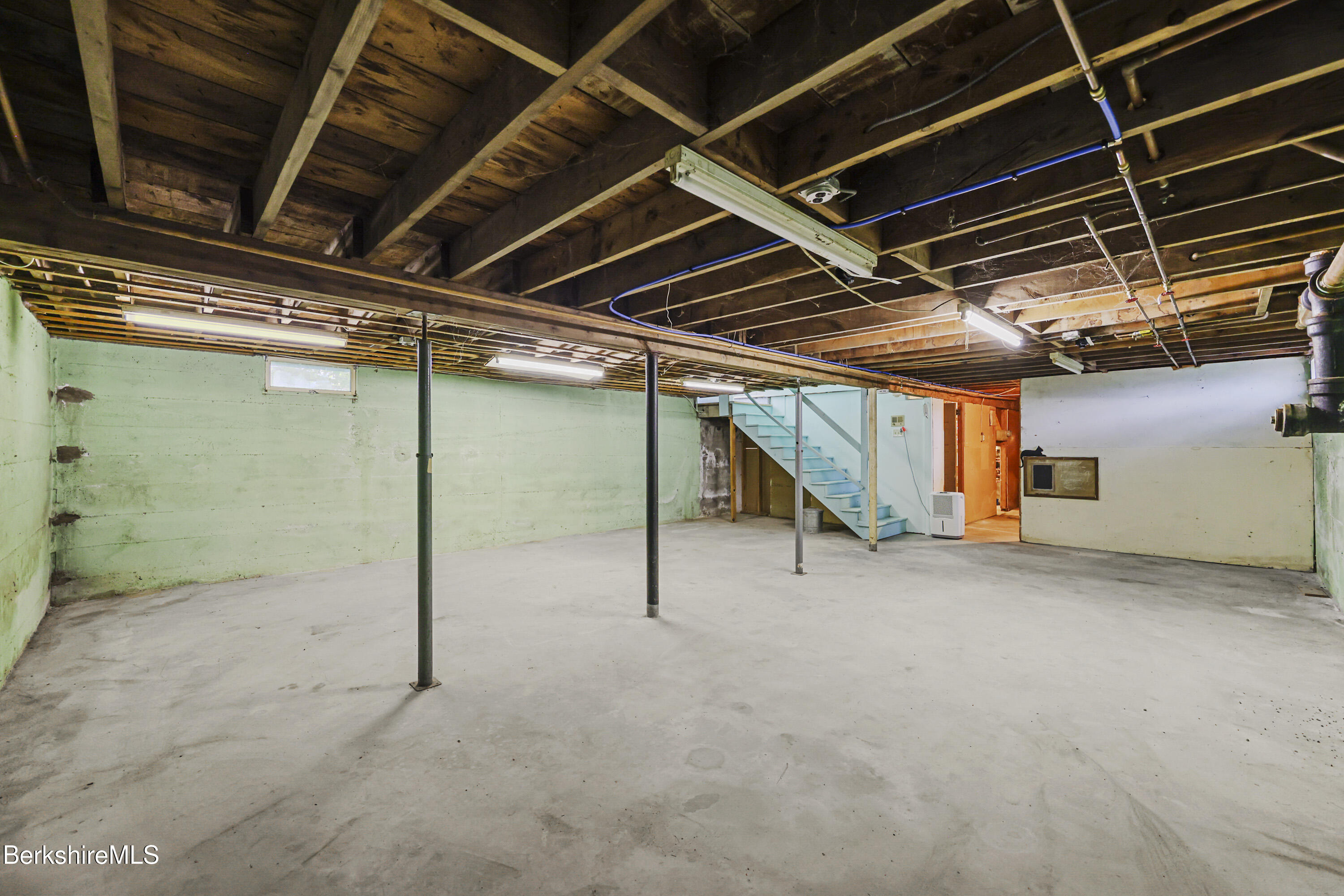11 Squanto Rd