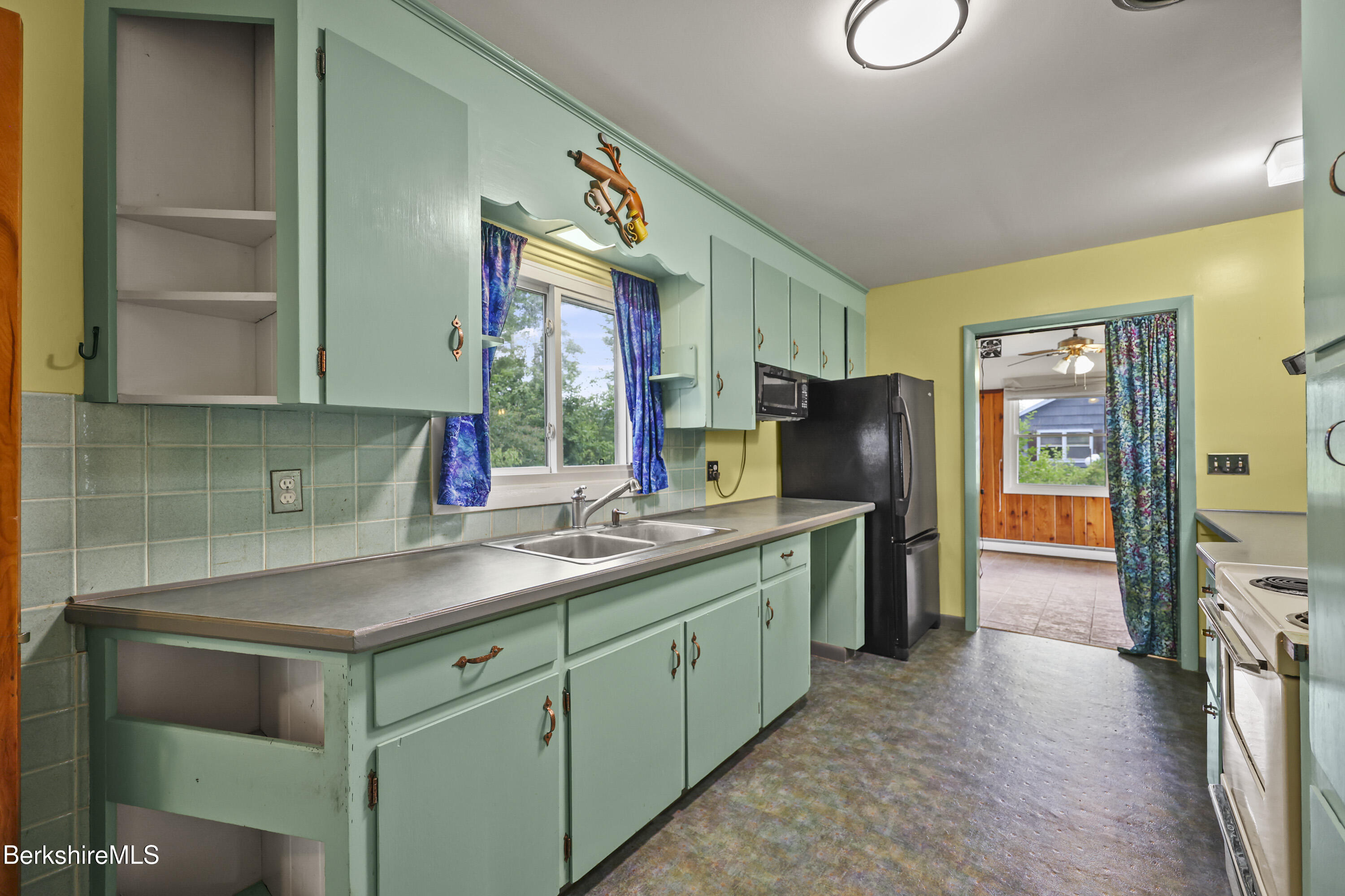 11 Squanto Rd